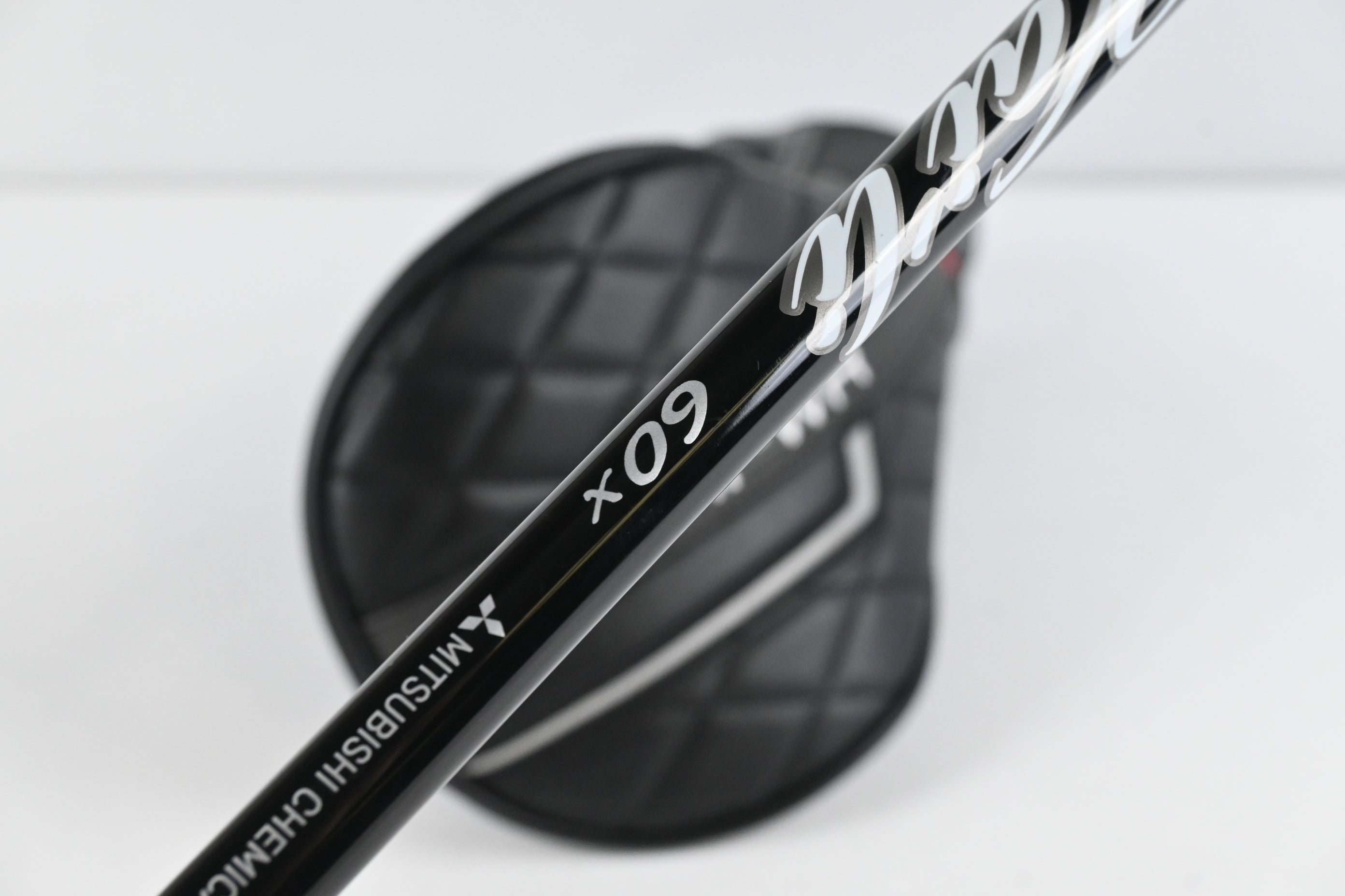 Wilson DYNAPWR 2025 Carbon Driver / 9 Degree / X-Flex Kai'li White 60 Shaft