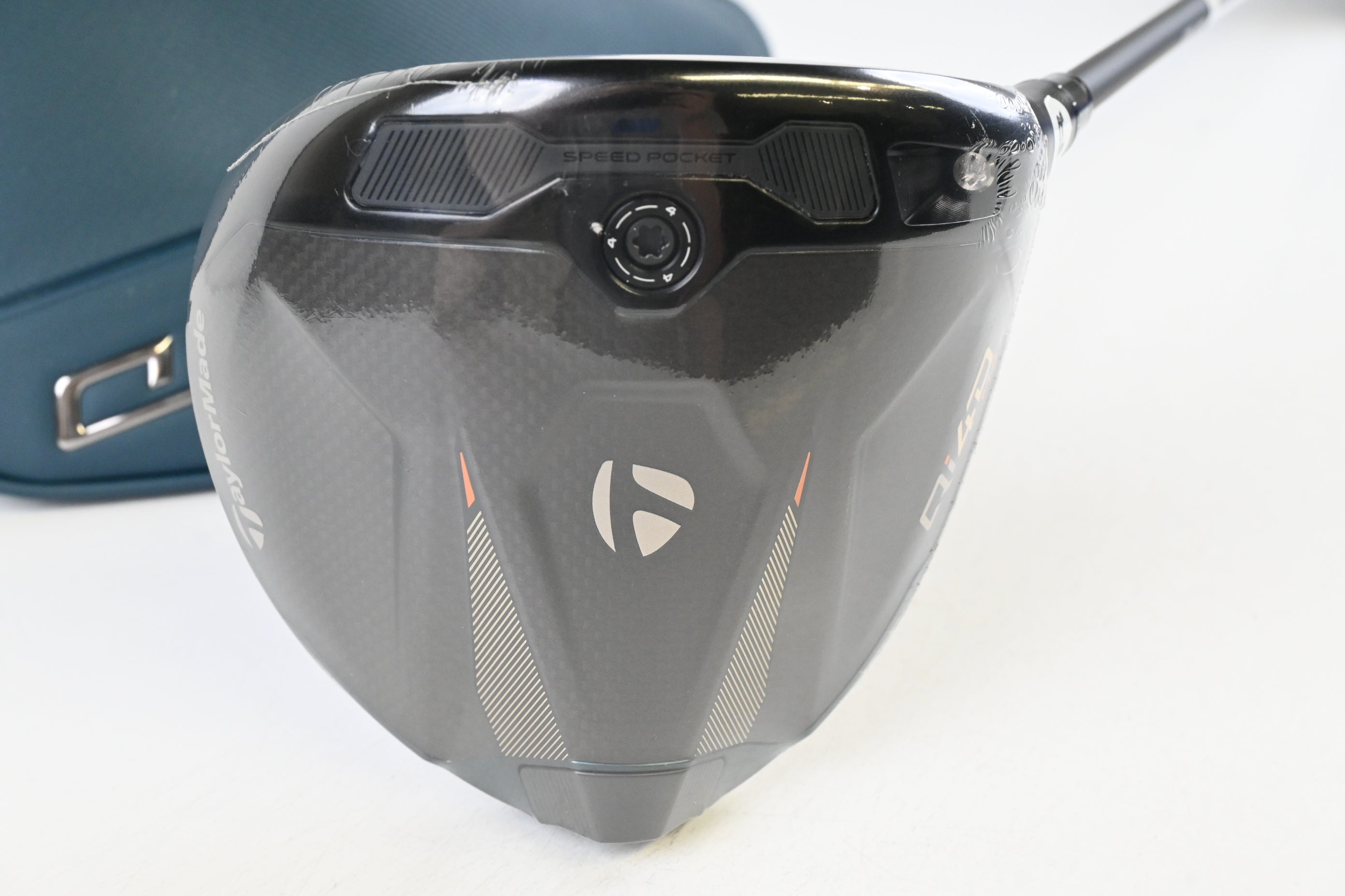 Taylormade Qi4D Max Driver / 12 Degree / Regular Flex Reax Blue 50 Shaft