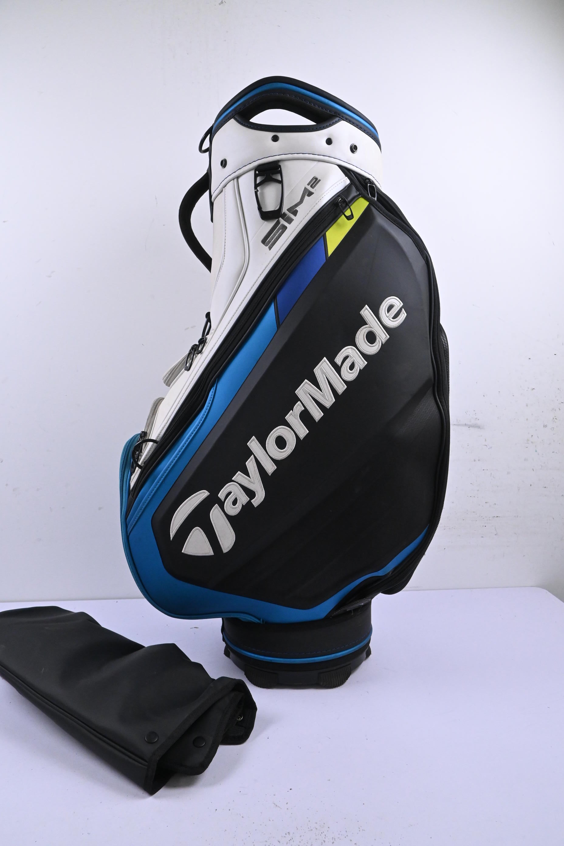 Taylormade Sim 2 Tour Bag / 6-Way Divider / Black, White & Blue