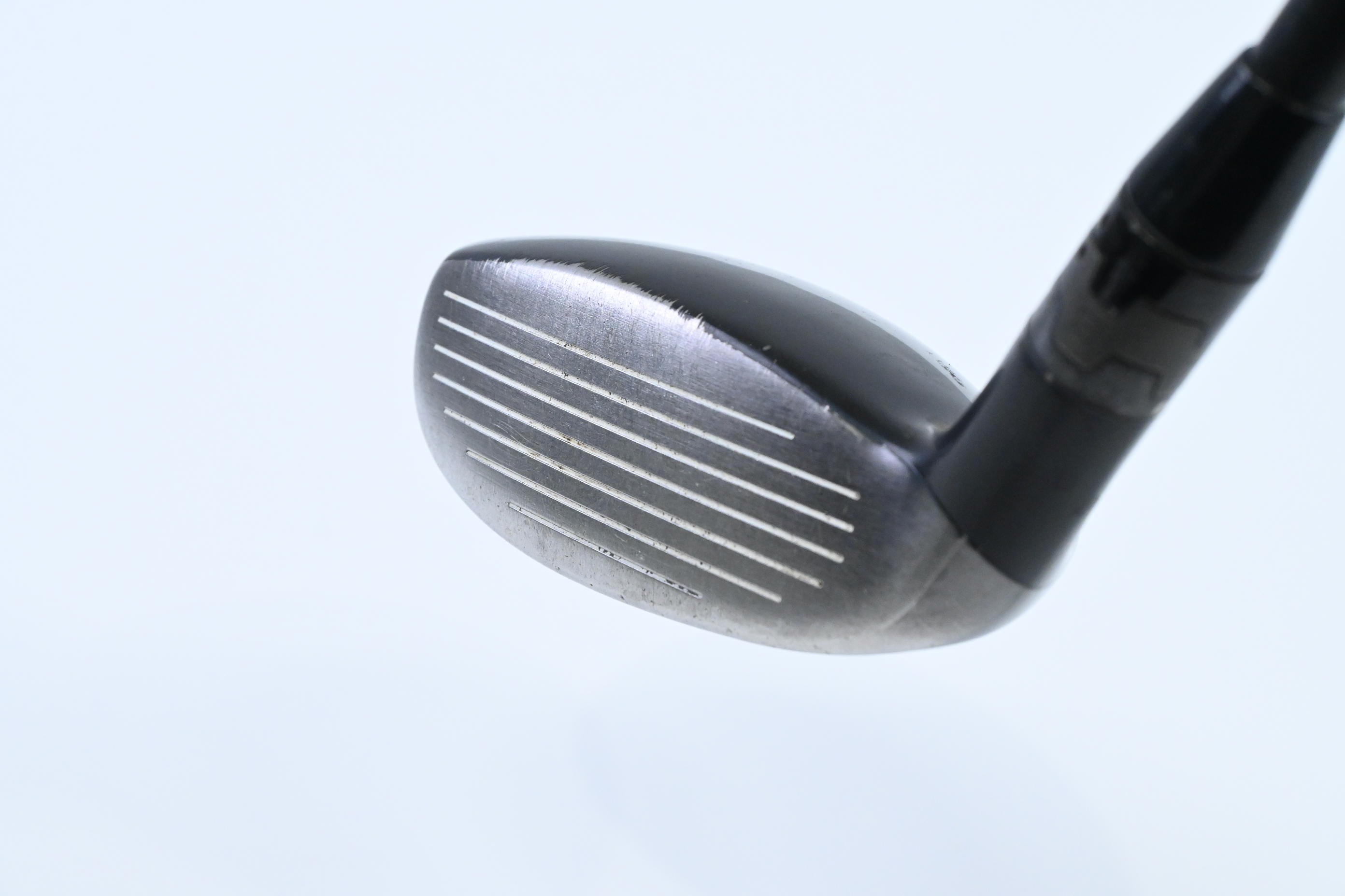 Titleist 910H #2 Hybrid / 17 Degree / Stiff Flex Diamana 'ahina 90 Shaft