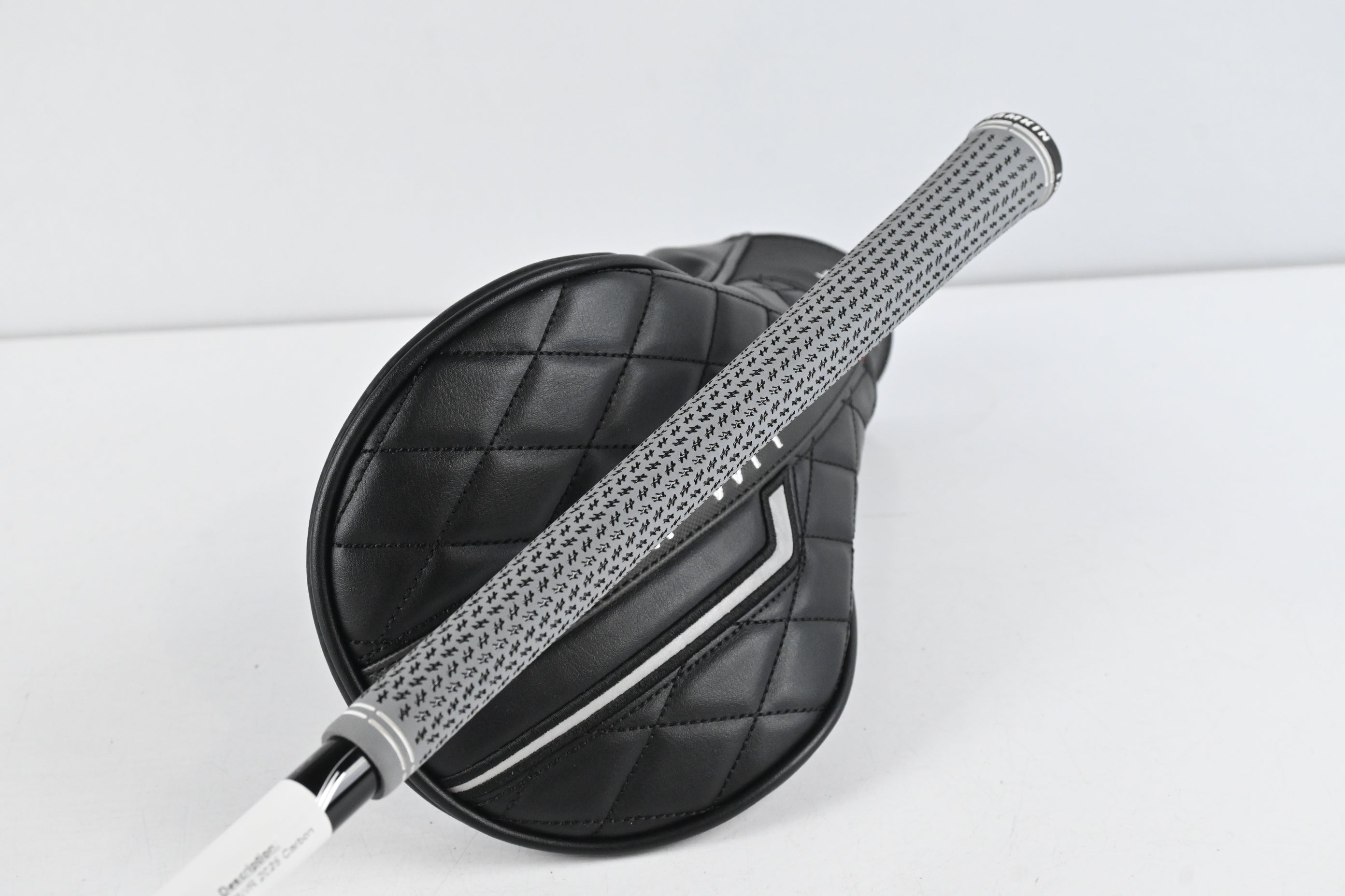 Wilson DYNAPWR 2025 Carbon Driver / 9 Degree / X-Flex Kai'li White 60 Shaft