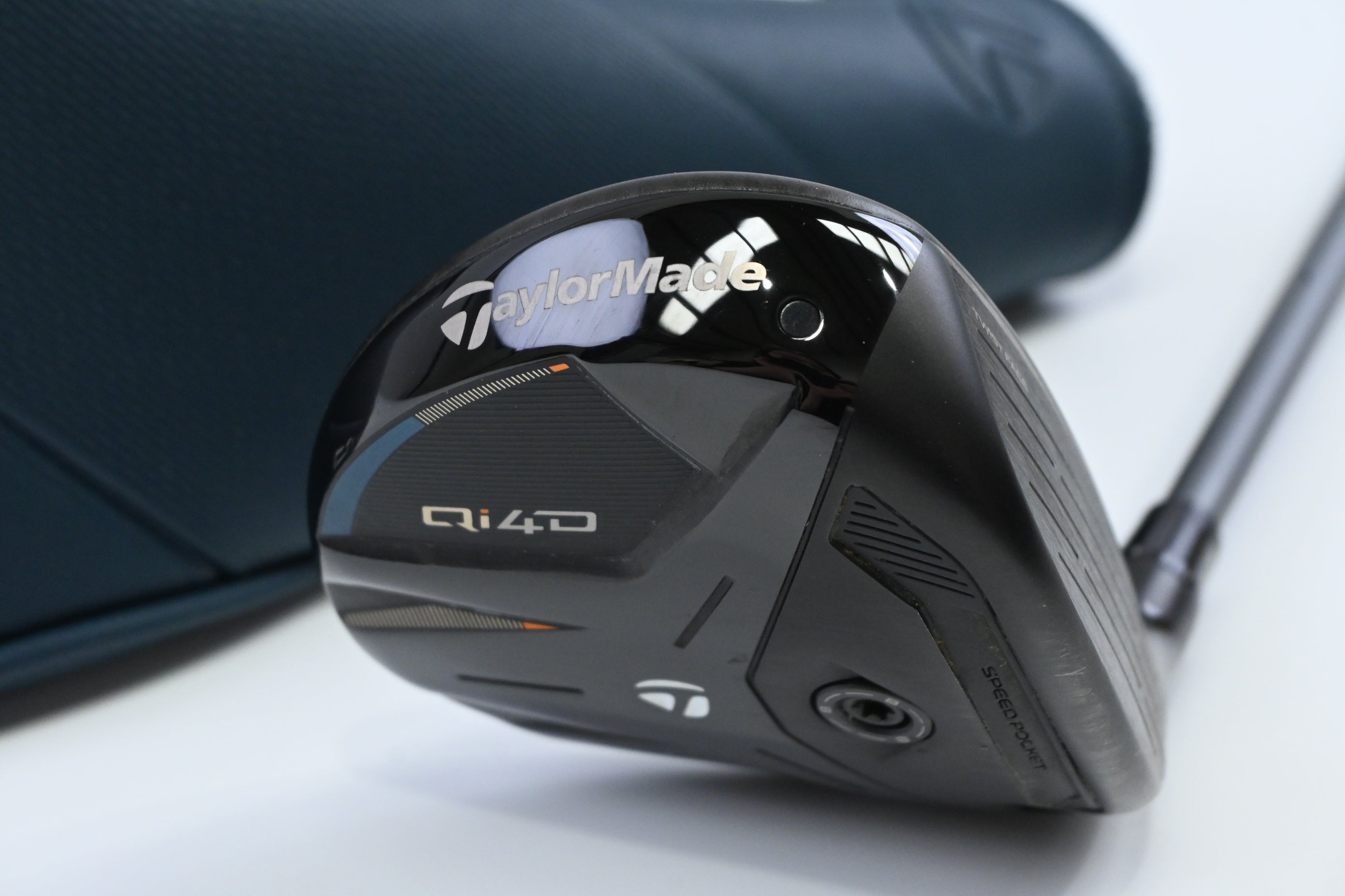 Taylormade Qi4D #5 Wood / 18 Degree / Regular Flex Denali Frost Silver 60 Shaft
