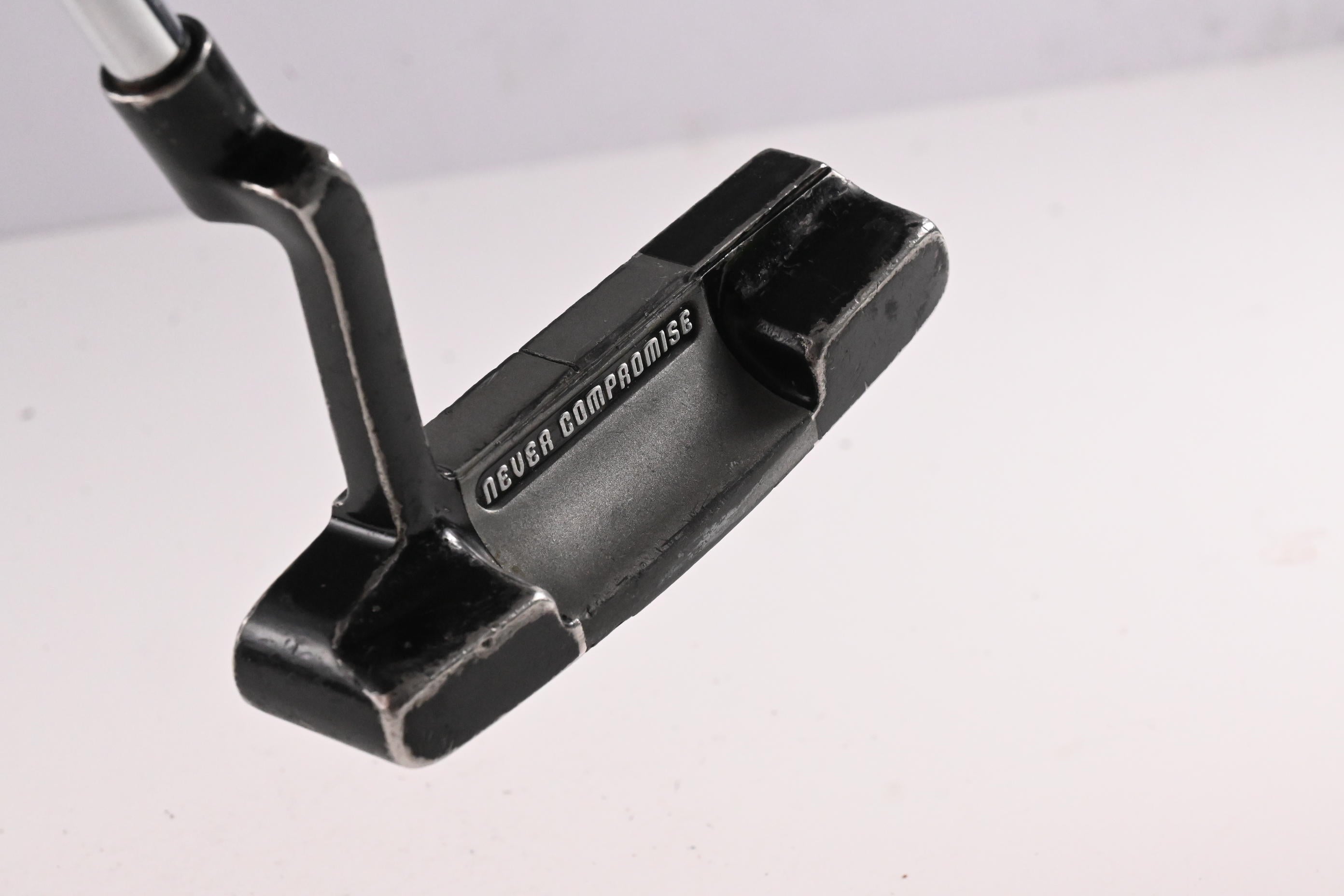 Never Compromise Z/I Delta Putter / 32 Inch