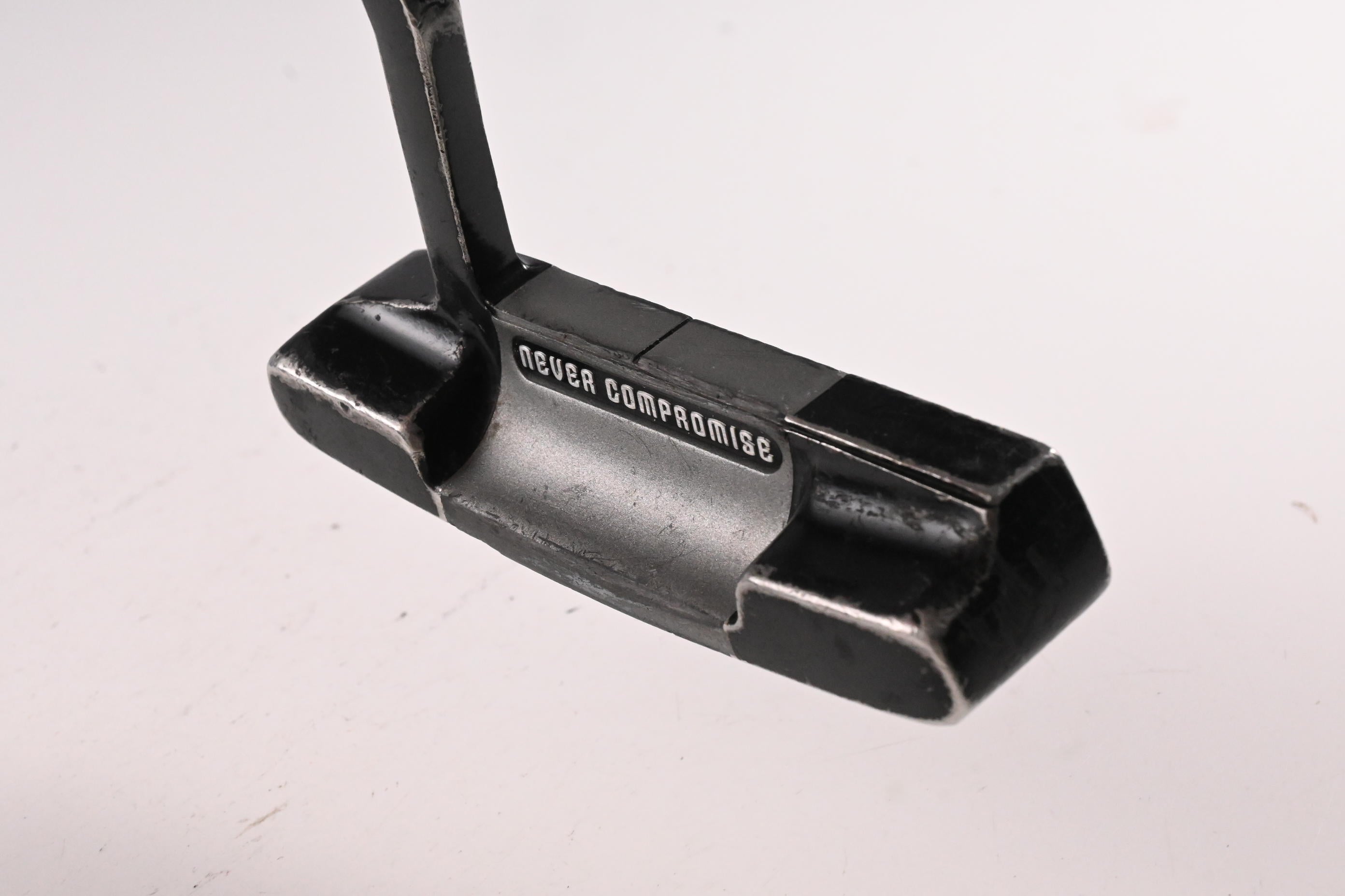 Never Compromise Z/I Delta Putter / 32 Inch