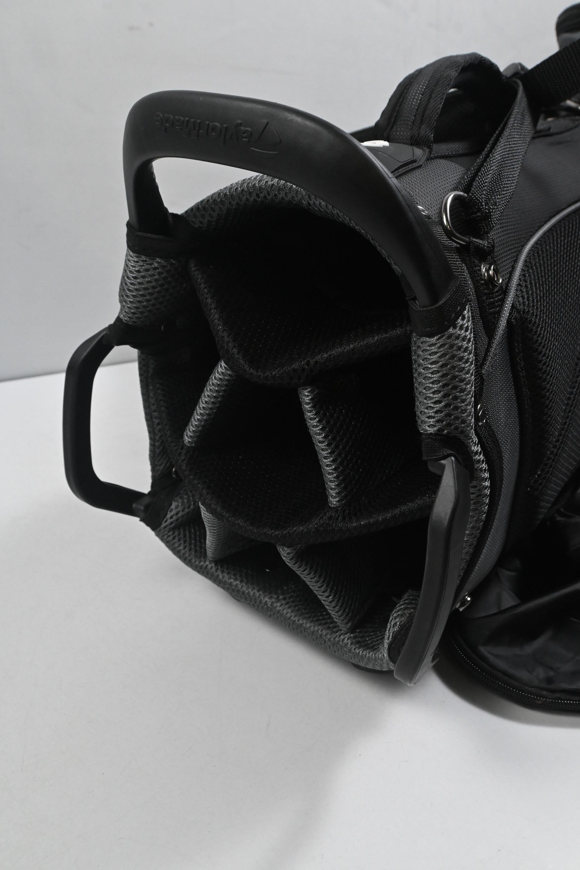 Taylormade Stand Bag / 7-Way Divider / Black & Grey