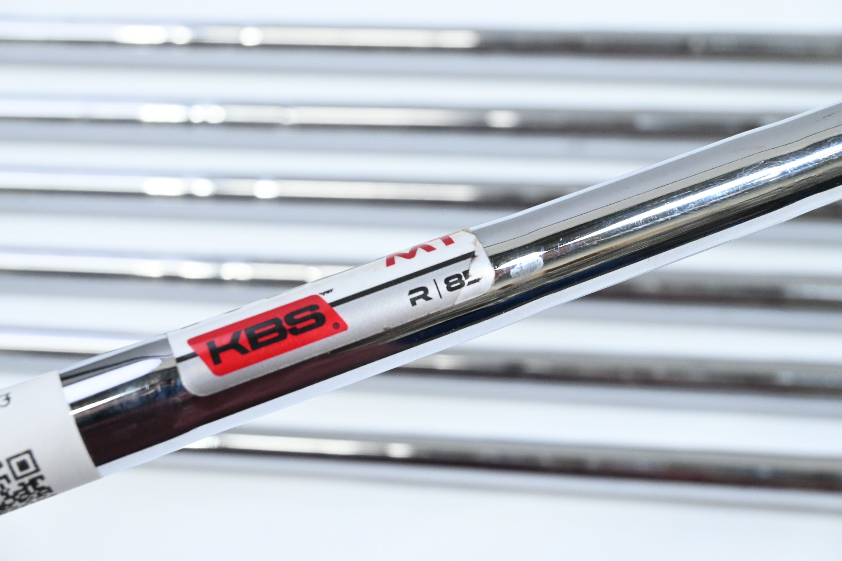 Taylormade SIM2 Max Irons / 4-PW / Regular Flex KBS Max MT 85 Shafts