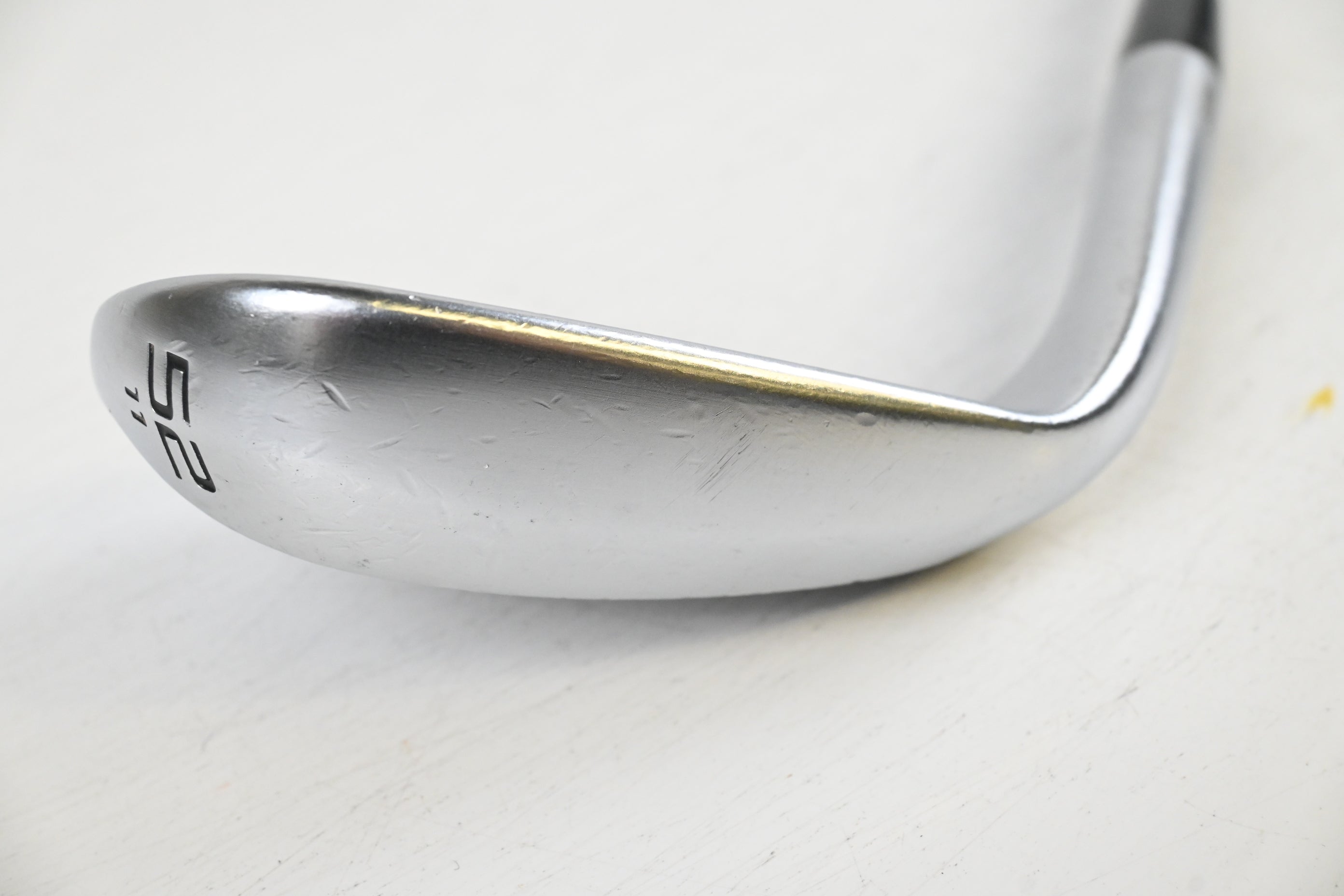 Cleveland CBX Zipcore Gap Wedge / 52 Degree / Wedge Flex Dynamic Gold Spinner