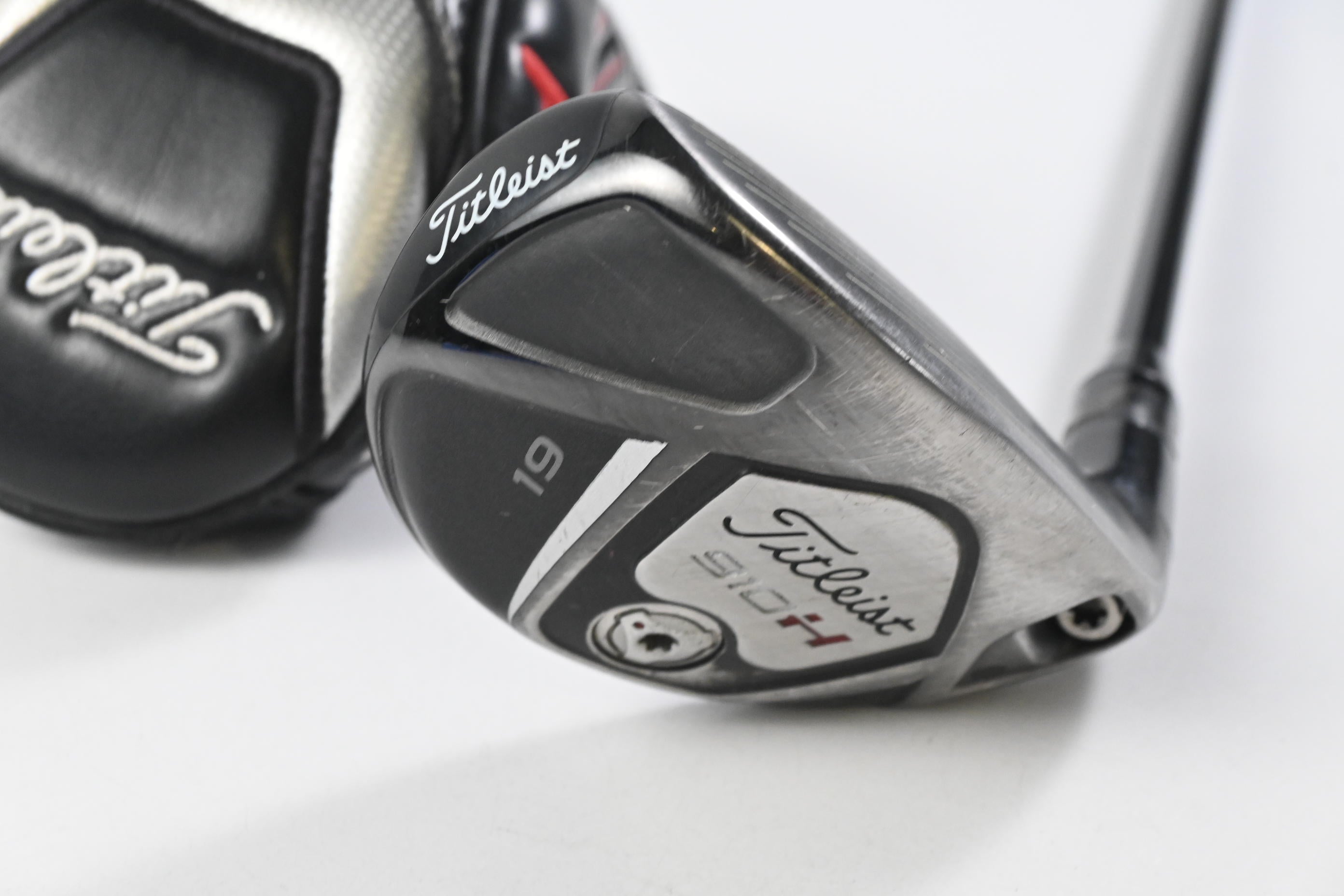 Titleist 910H #3 Hybrid / 19 Degree / Stiff Flex Tour AD YSQ 85 Shaft