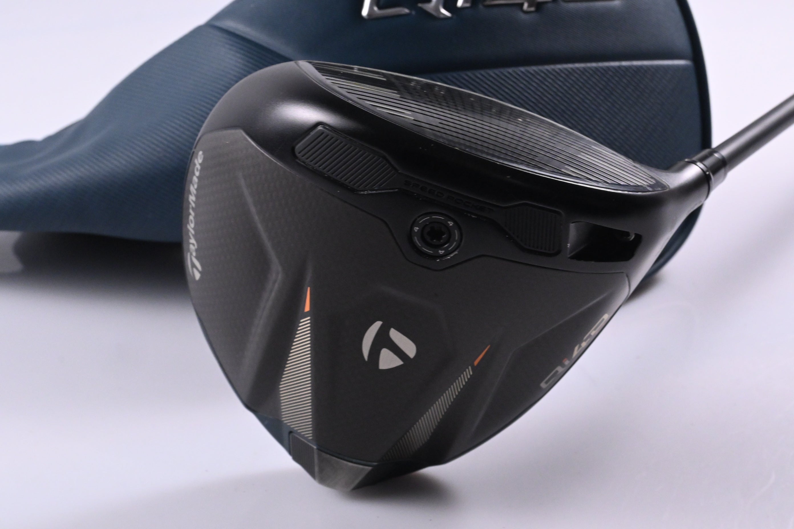 Taylormade Qi4D Max Driver / 10.5 Degree / Regular Flex REAX Blue 50 Shaft