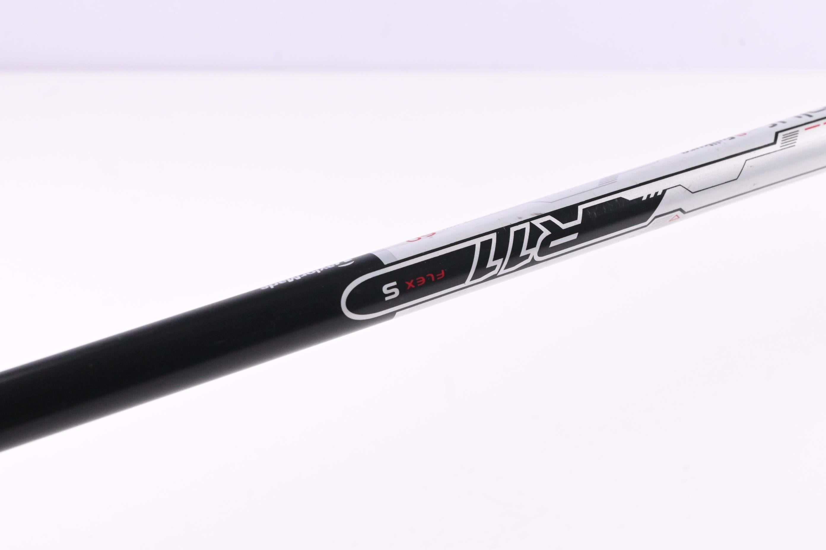 Taylormade R11 Driver / 10.5 Degree / Stiff Flex Fujikura Blur 60 Shaft