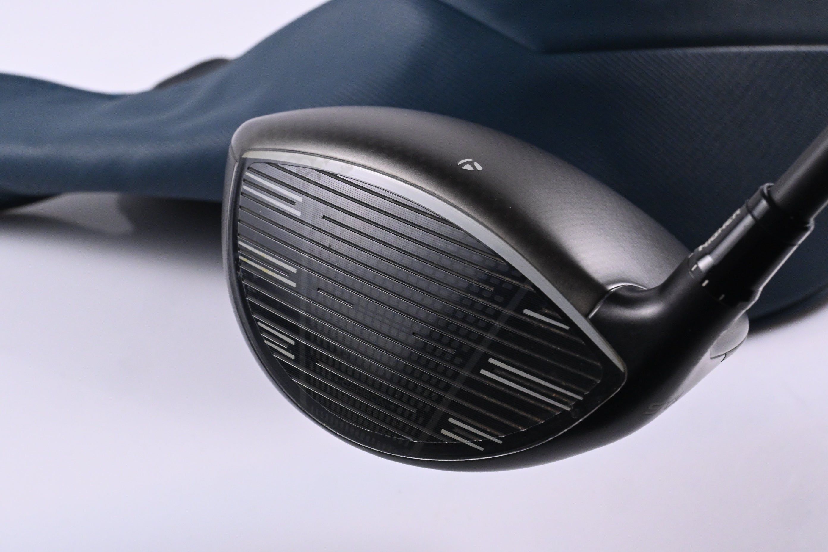Taylormade Qi4D Max Driver / 10.5 Degree / Regular Flex REAX Blue 50 Shaft