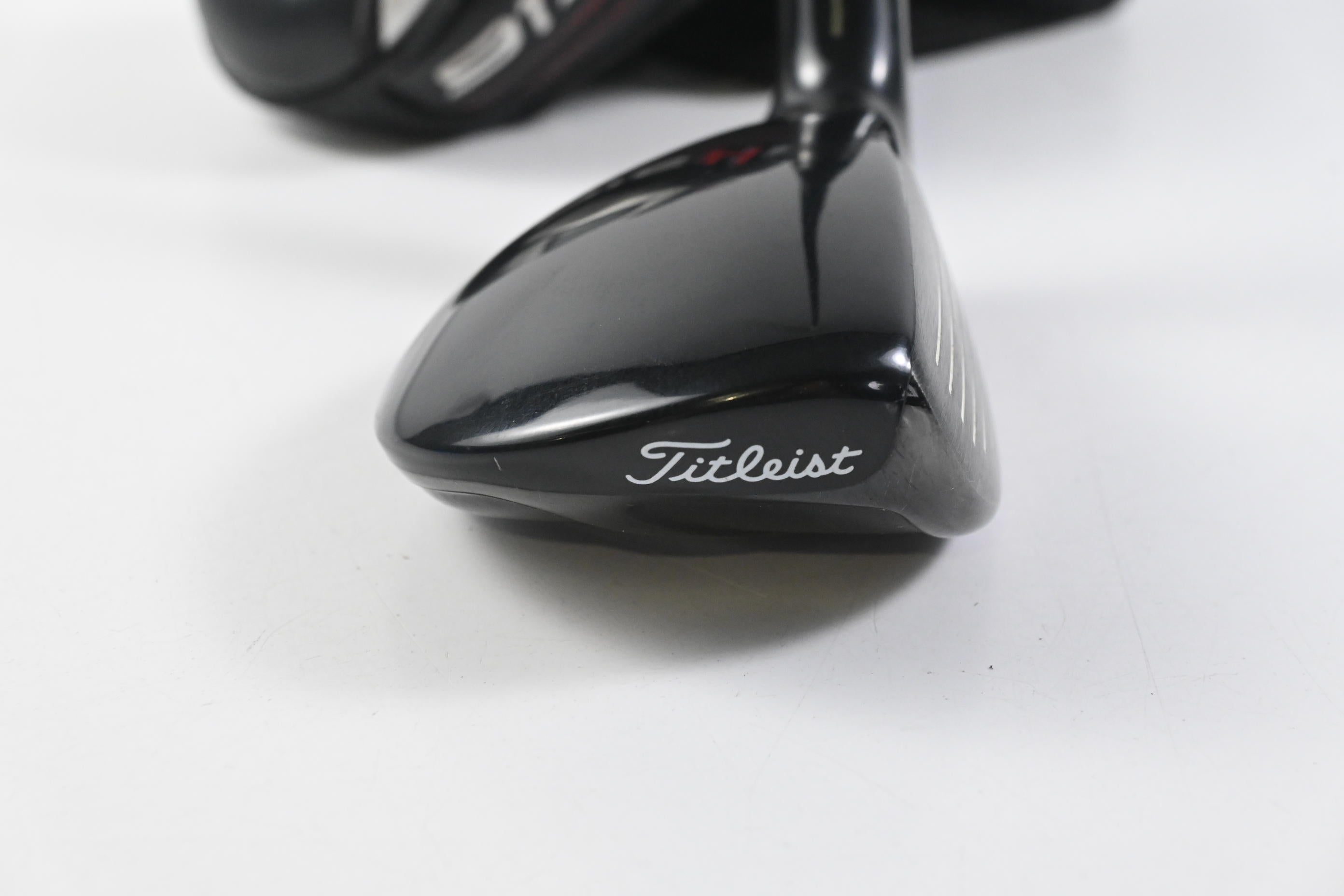 Titleist 910H #3 Hybrid / 19 Degree / Stiff Flex Tour AD YSQ 85 Shaft