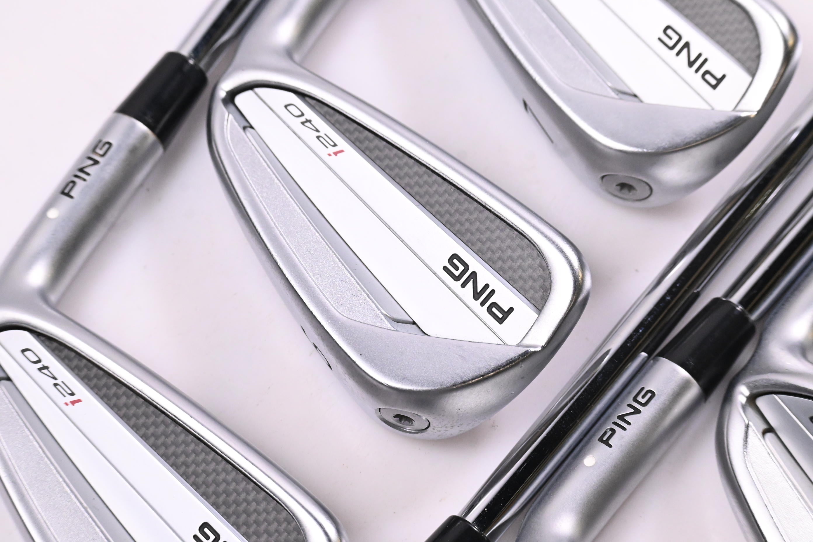 Ping I240 Irons / 4-PW+GW / White Dot / Regular Flex Ping AWT 2.0 Shafts