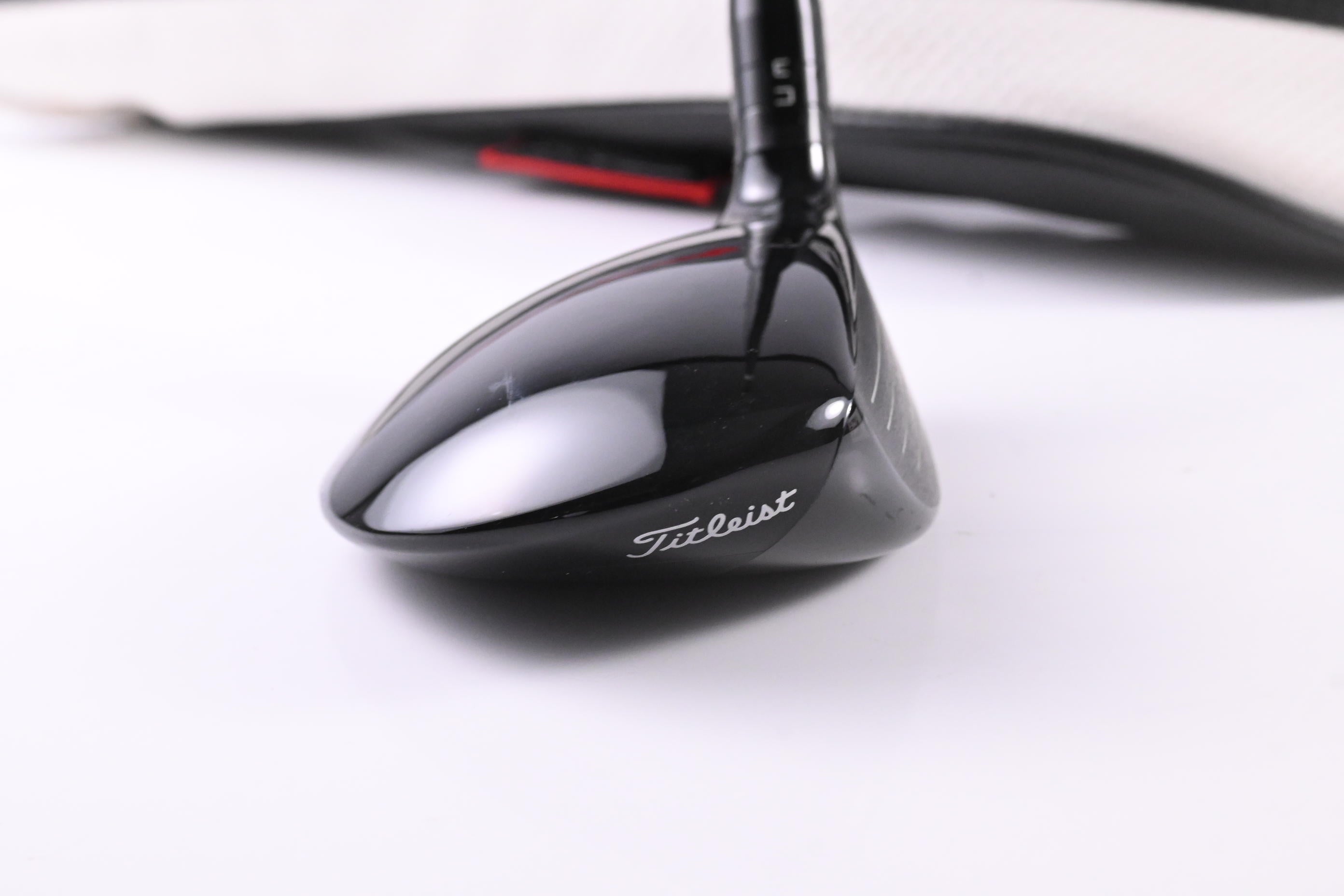 Titleist GT2 #5 Wood / 18 Degree / Stiff Flex Graphite Design Tour AD VF-7 Shaft