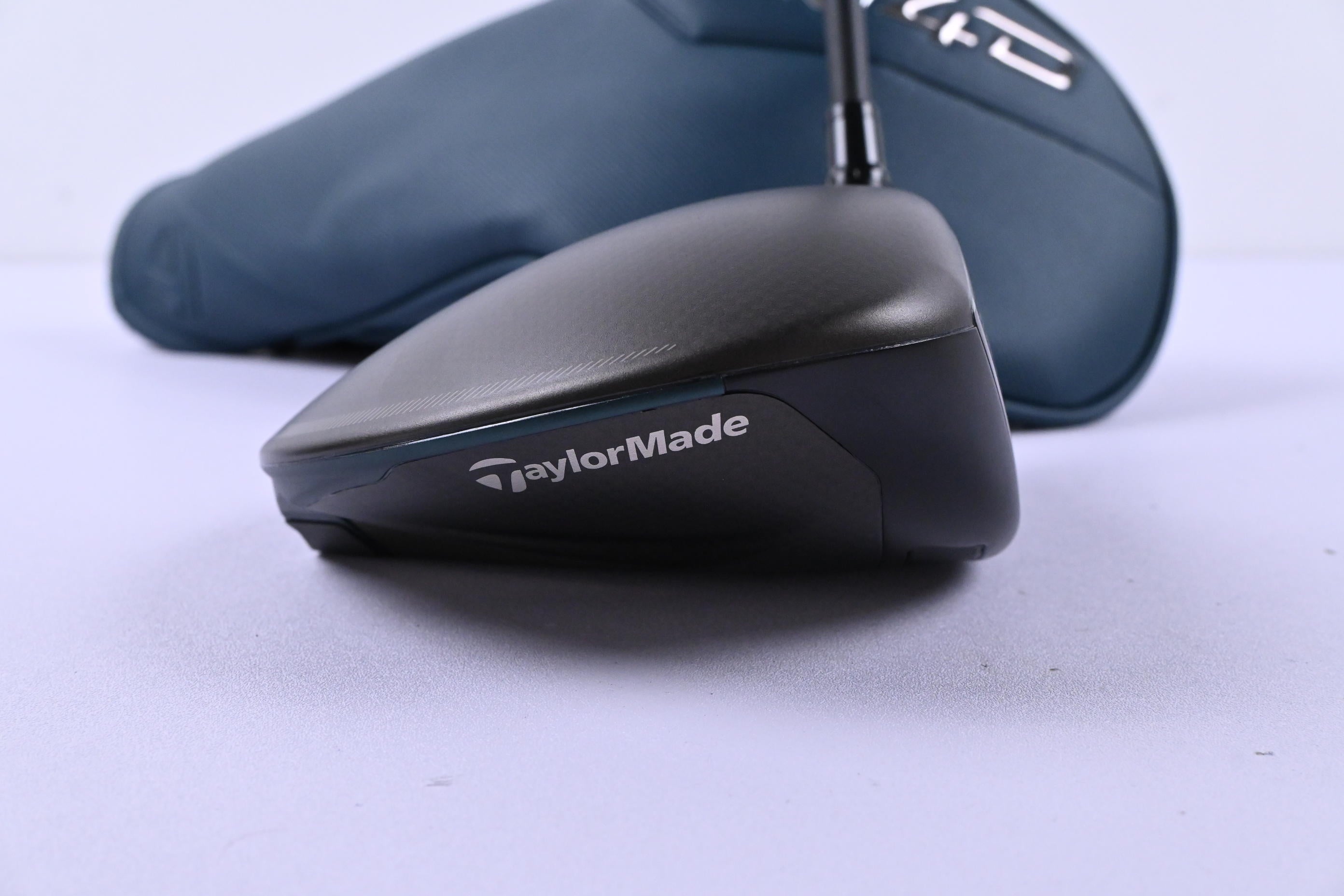 Taylormade Qi4D Max Driver / 10.5 Degree / Regular Flex REAX Blue 50 Shaft