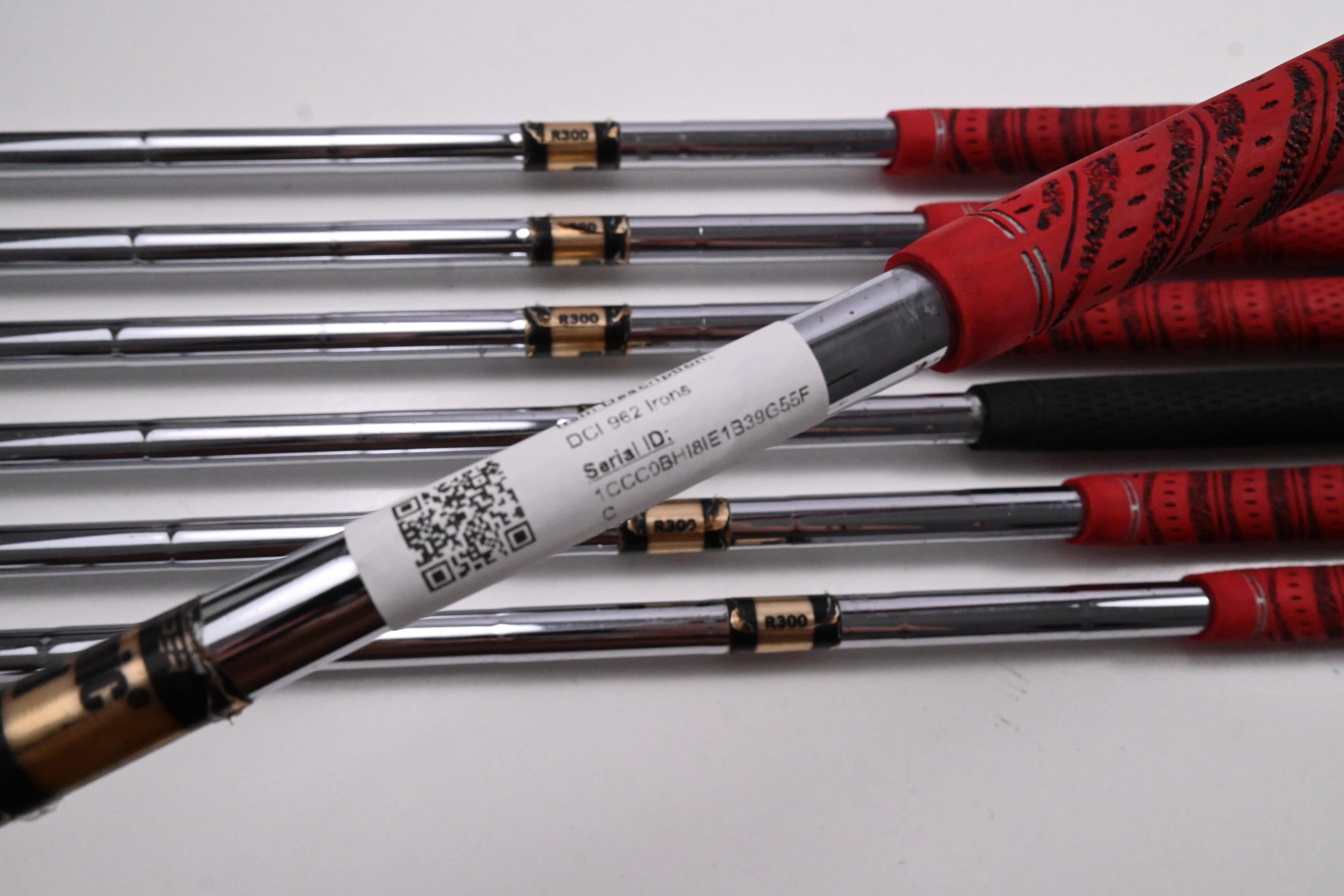 Titleist DCI 962 Irons / 5-PW+SW / Regular Flex Dynamic Gold R300 Shafts