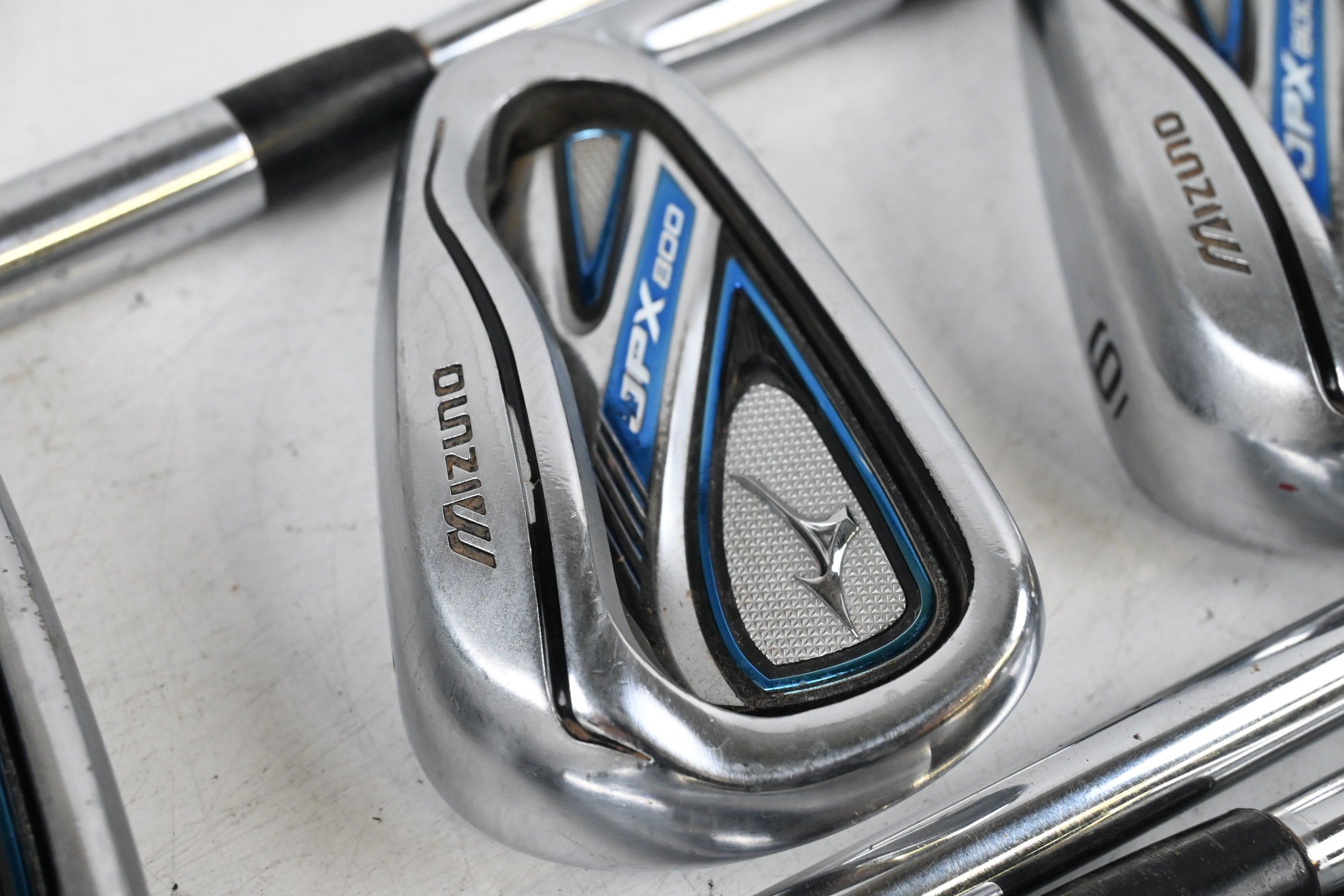 Mizuno JPX 800 Irons / 4-PW / Stiff Flex KBS Tour Shafts
