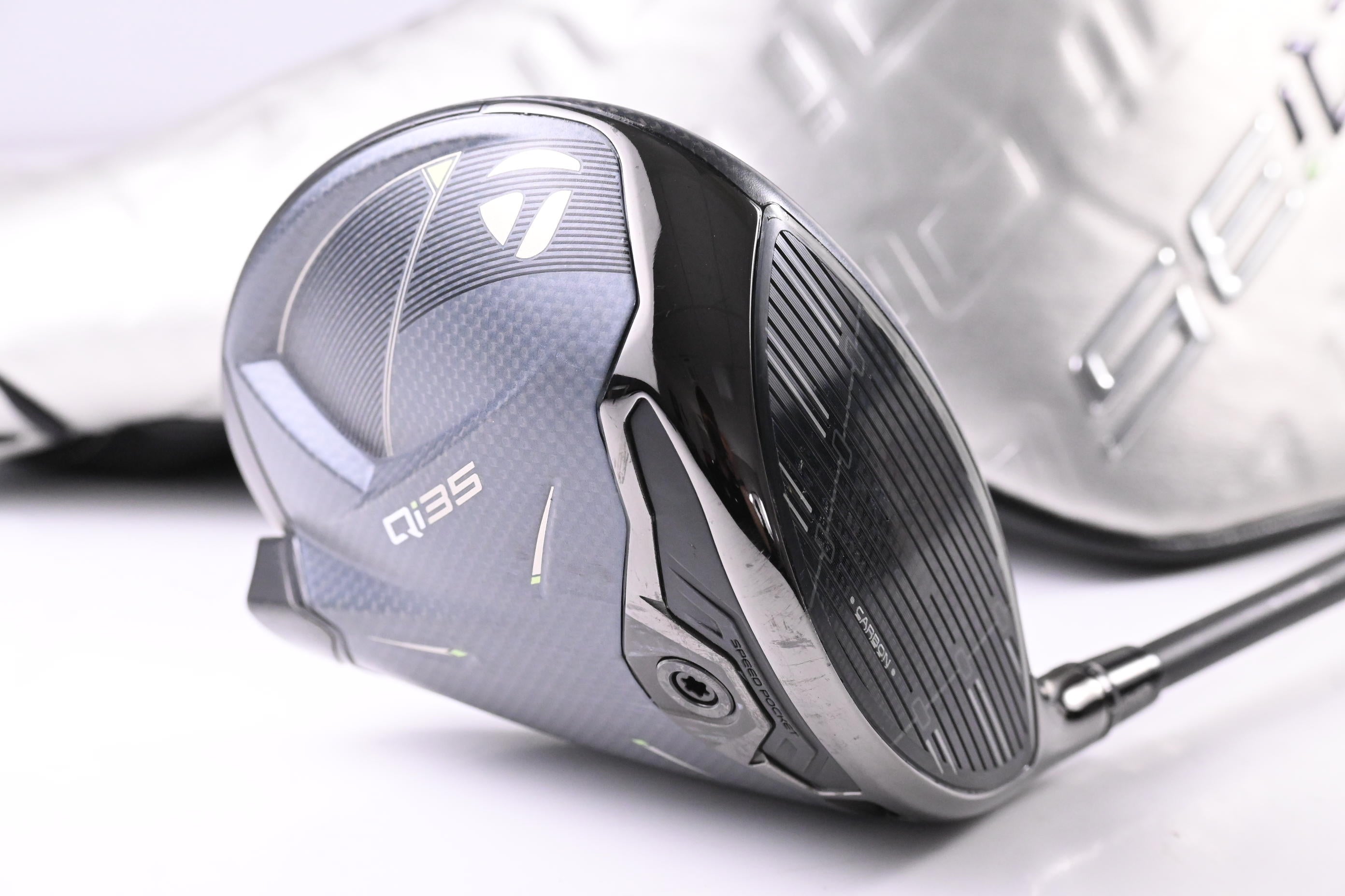 Taylormade Qi35 Driver / 10.5 Degree / Stiff Flex Project X HZRDUS Black 60