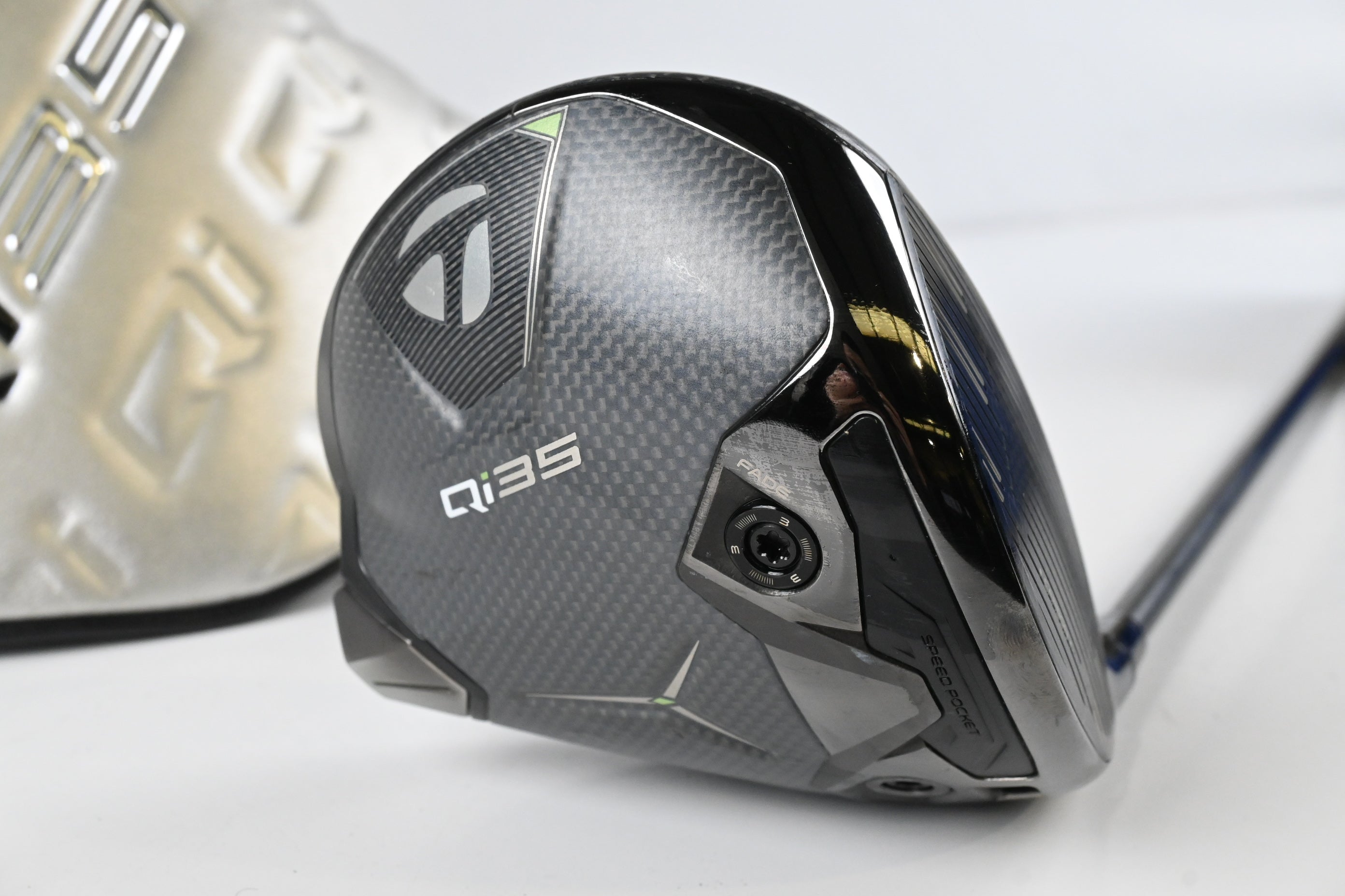 Taylormade Qi35 LS Driver / 10.5 Degree / X-Flex Aldila Rogue Silver 110 MSI 60