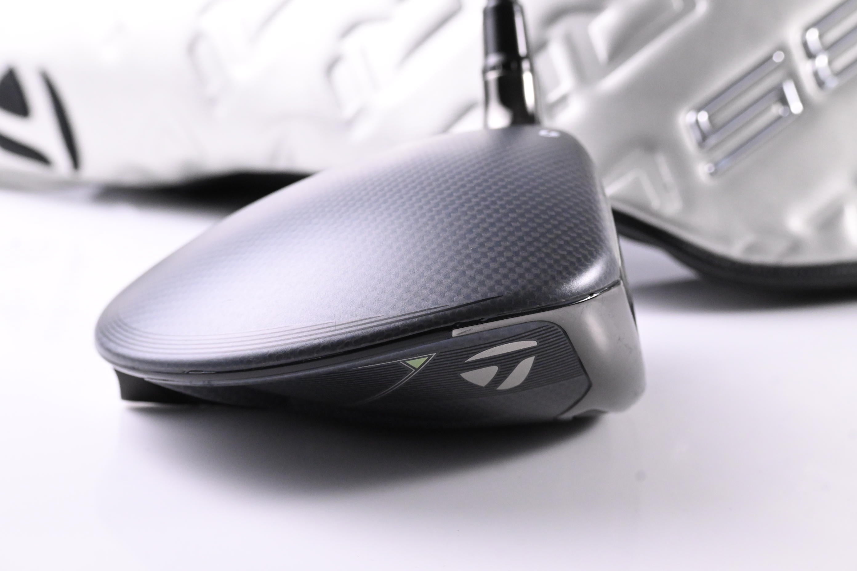 Taylormade Qi35 Driver / 10.5 Degree / Regular Flex Ventus Blue 5 Shaft