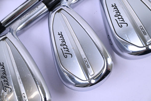 Titleist T200 2023 Irons / 5-PW+GW / Regular Flex AMT Red R300 Shafts