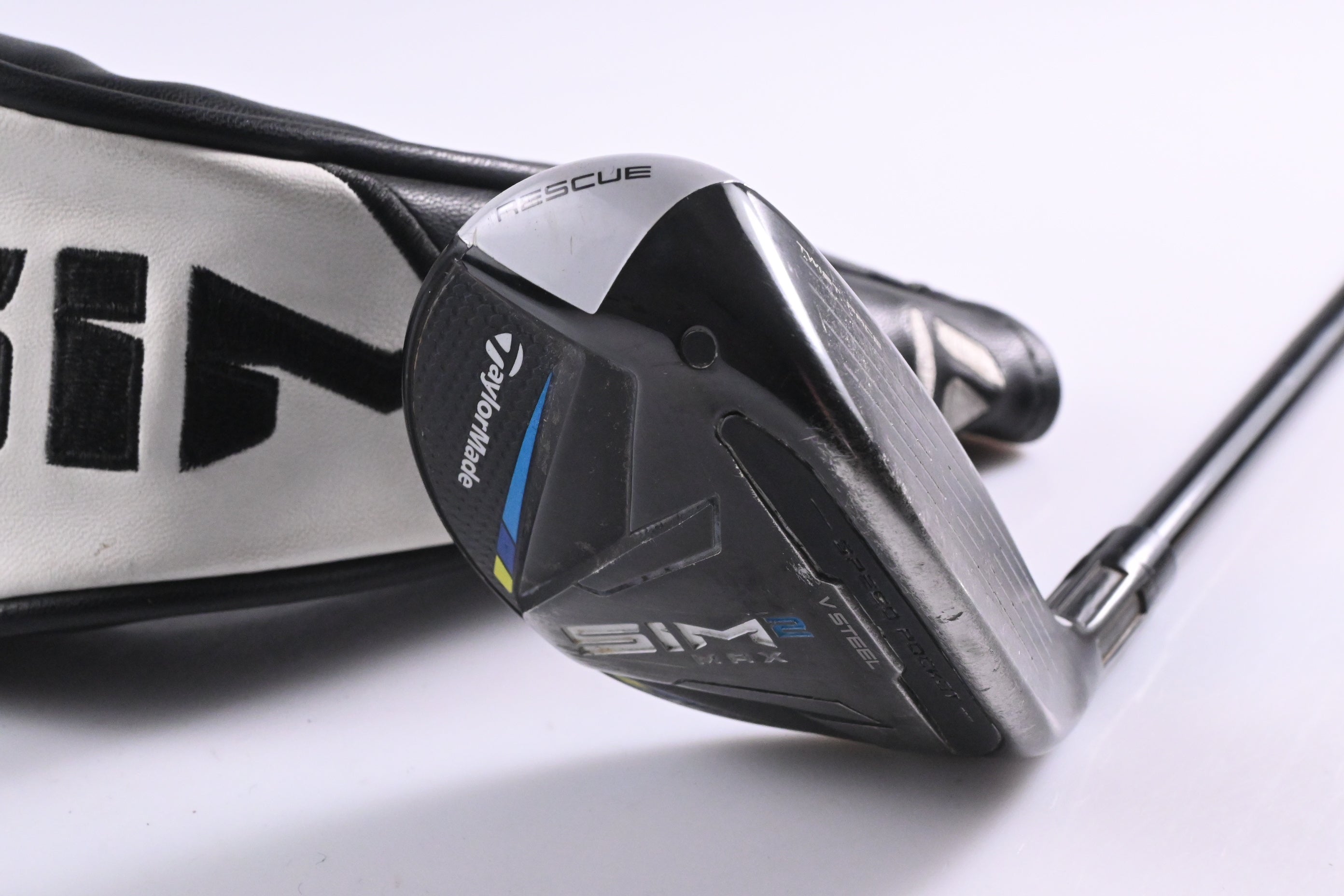 Taylormade SIM2 Max #4 Hybrid / 22 Degree / Stiff Flex Hzrdus Smoke RDX Black 80