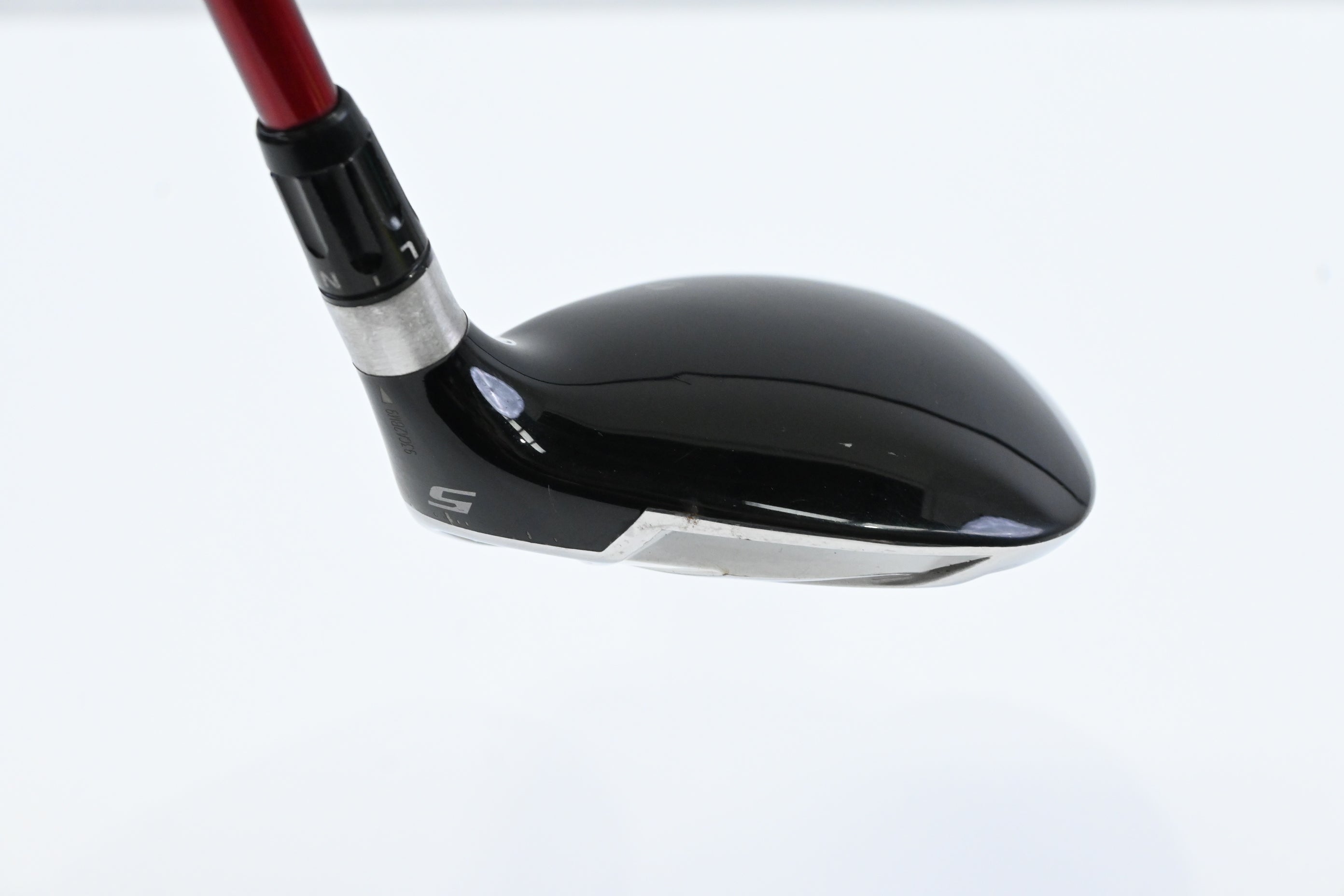 Taylormade R9 #5 Wood / 19 Degree / Stiff Flex Fujikura Motore 70 Shaft