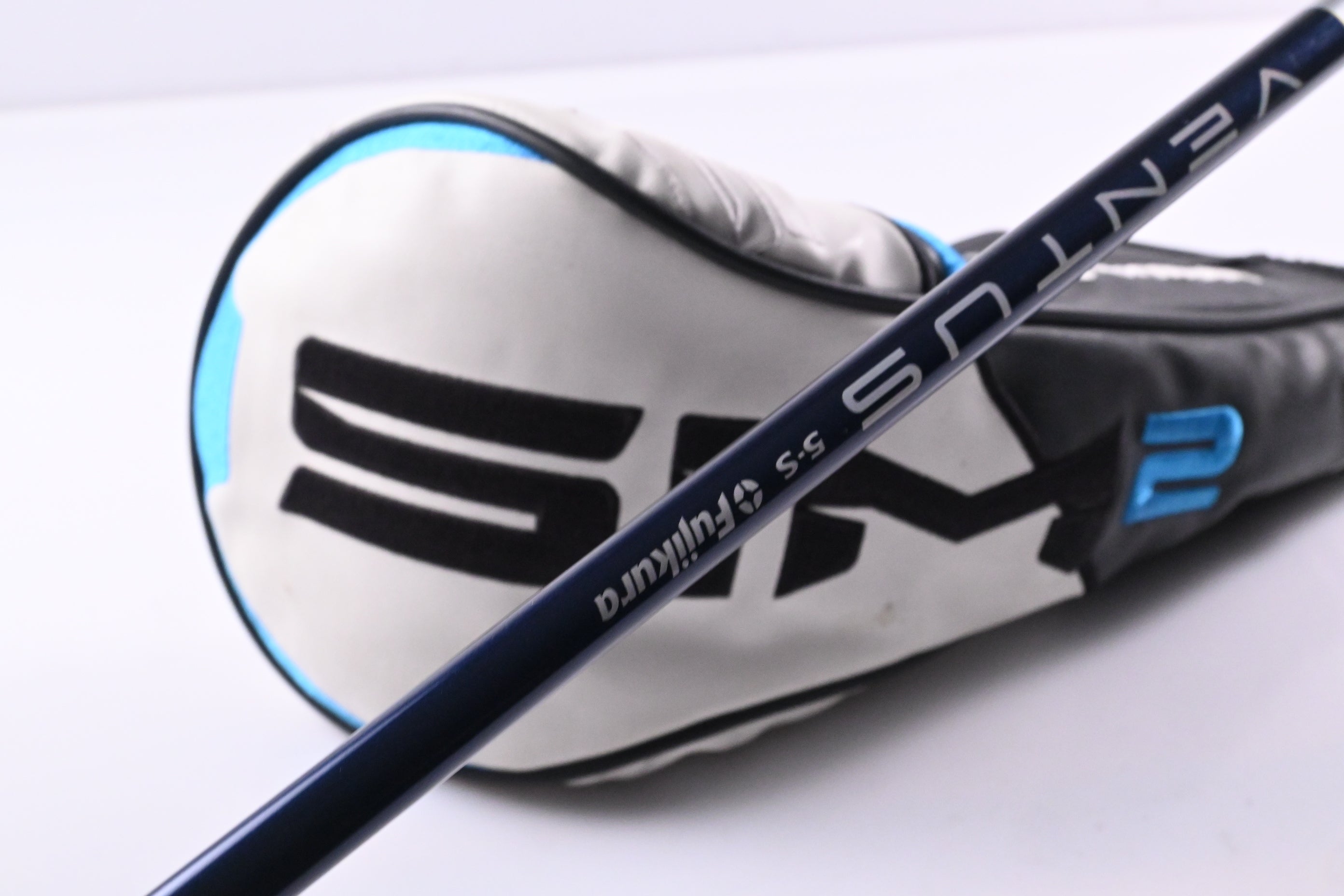 Taylormade SIM2 Max Driver / 10.5 Degree / Stiff Flex Fujikura Ventus Blue 5 Shaft