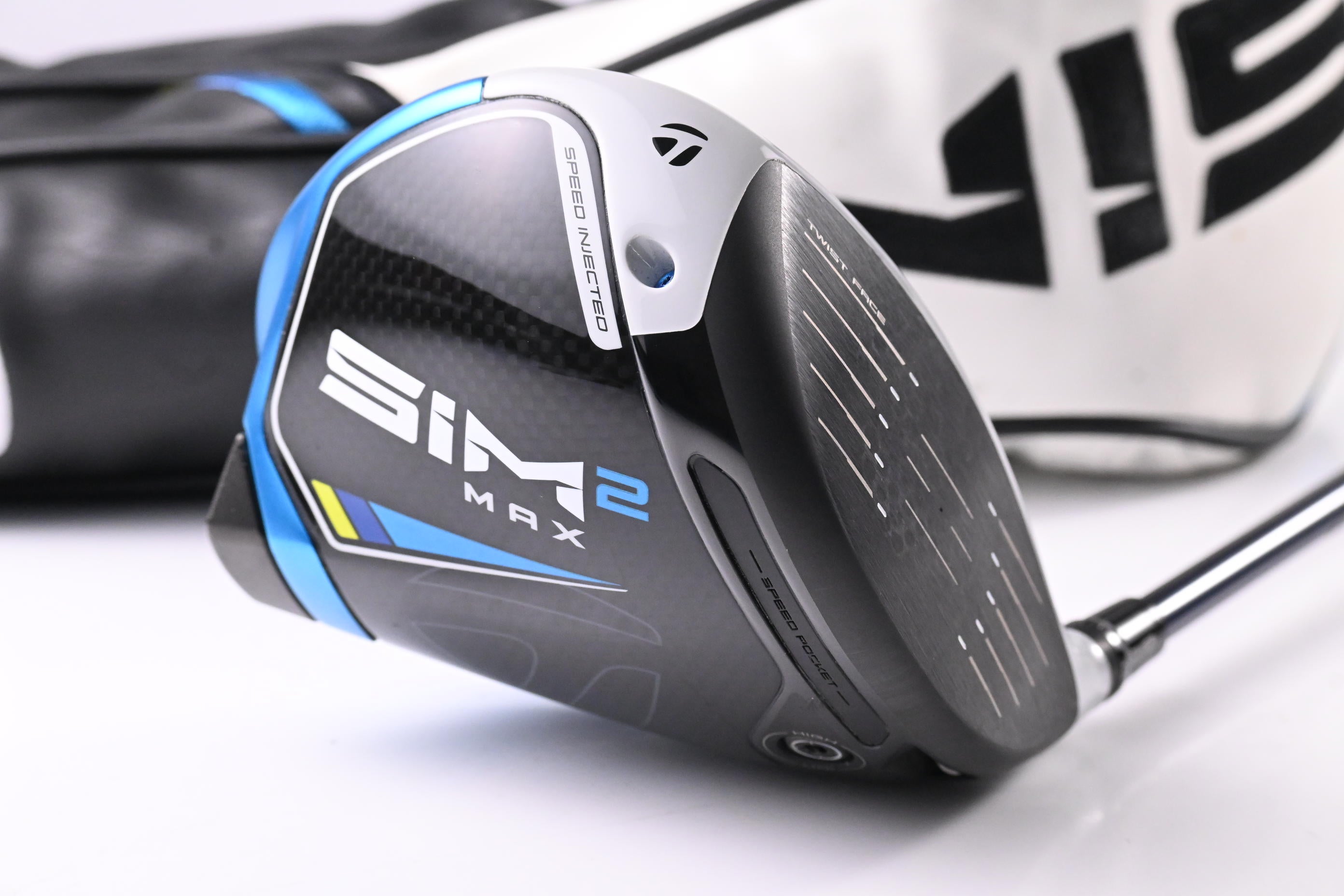 Taylormade SIM2 Max Driver / 10.5 Degree / Regular Flex Ventus Blue 5 Shaft