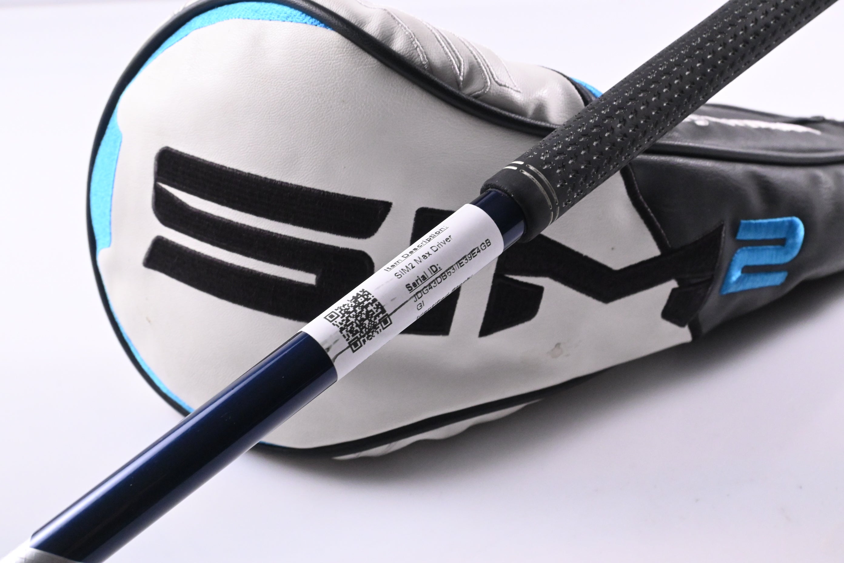 Taylormade SIM2 Max Driver / 10.5 Degree / Stiff Flex Fujikura Ventus Blue 5 Shaft