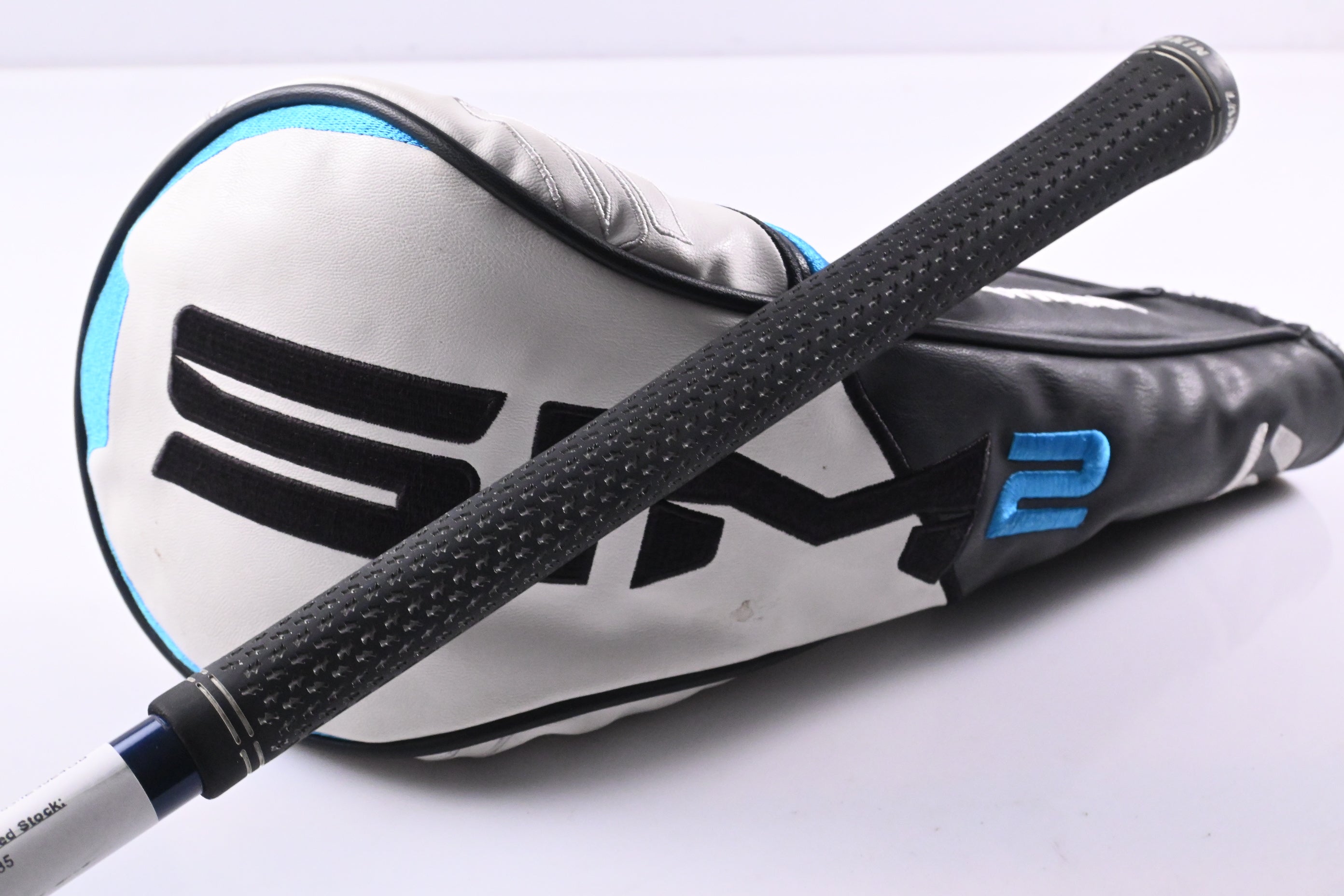 Taylormade SIM2 Max Driver / 10.5 Degree / Stiff Flex Fujikura Ventus Blue 5 Shaft