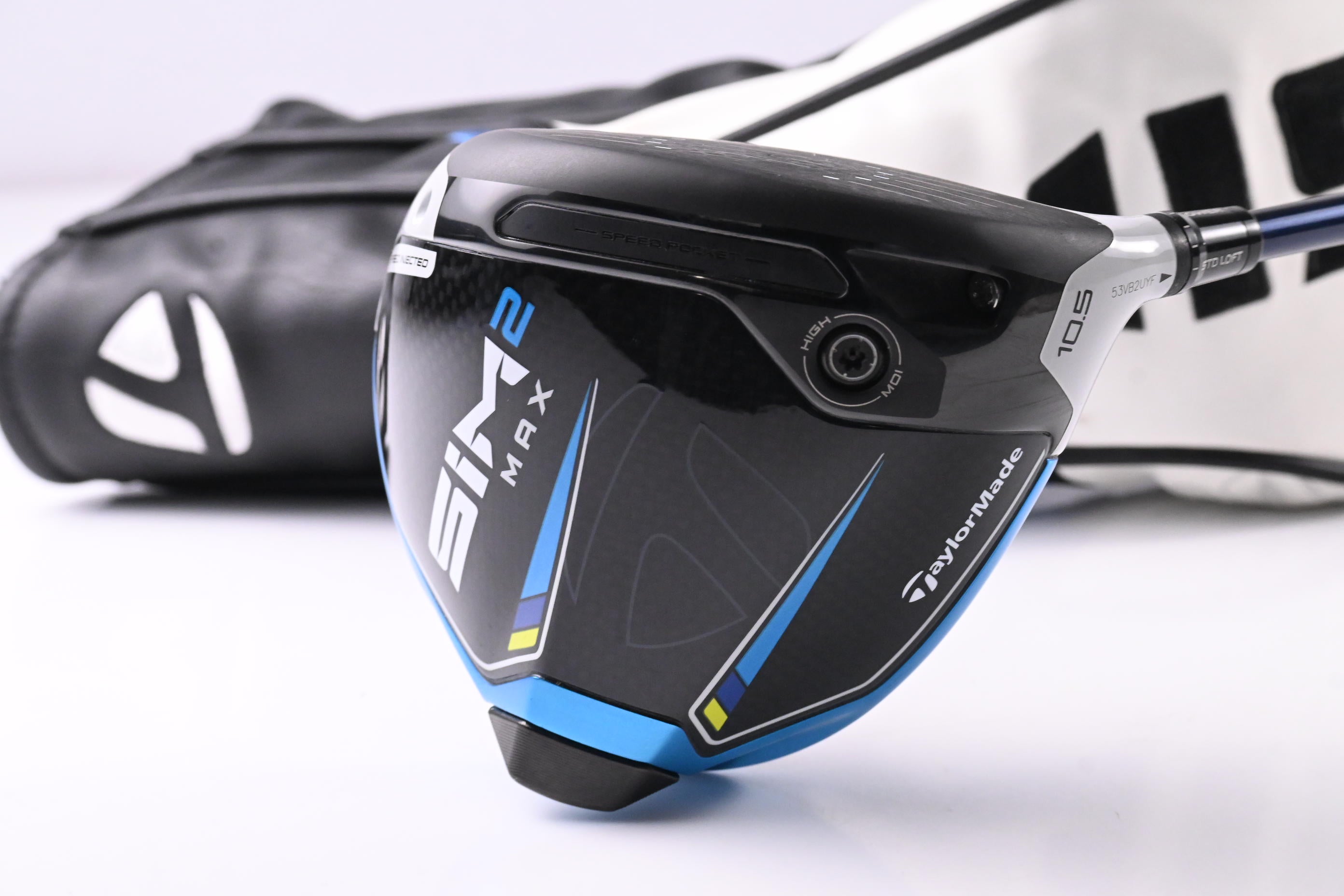 Taylormade SIM2 Max Driver / 10.5 Degree / Regular Flex Ventus Blue 5 Shaft