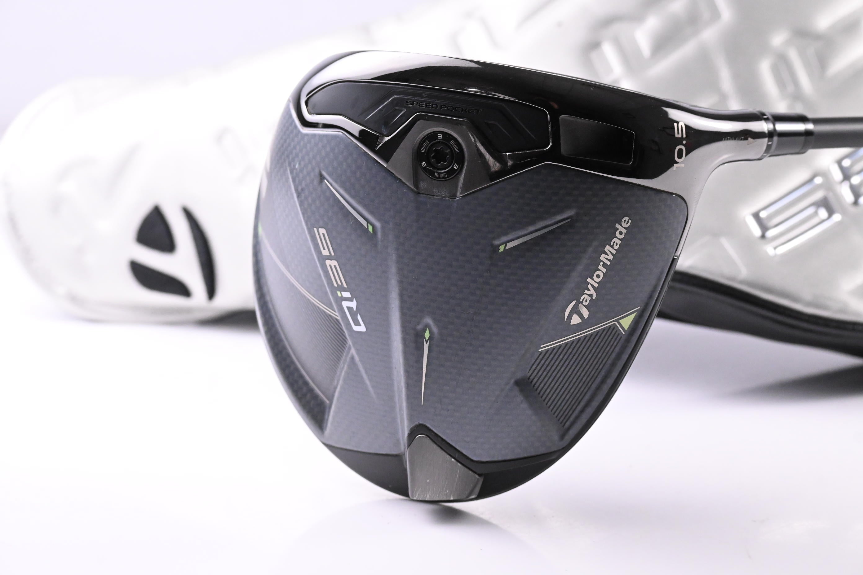 Taylormade Qi35 Driver / 10.5 Degree / X-Flex Kai'li Blue CB Dark Wave 60 Shaft