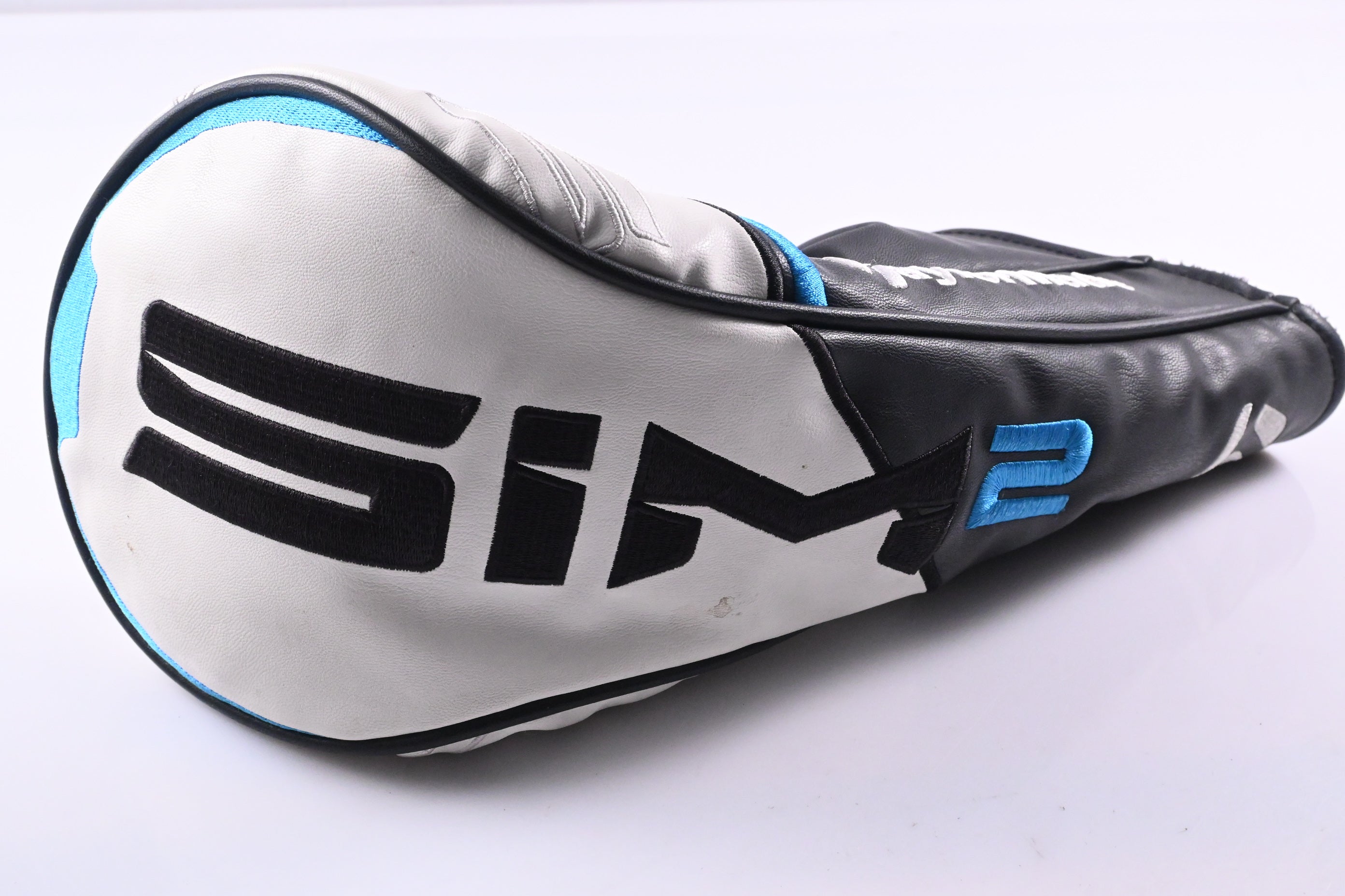 Taylormade SIM2 Max Driver / 10.5 Degree / Stiff Flex Fujikura Ventus Blue 5 Shaft