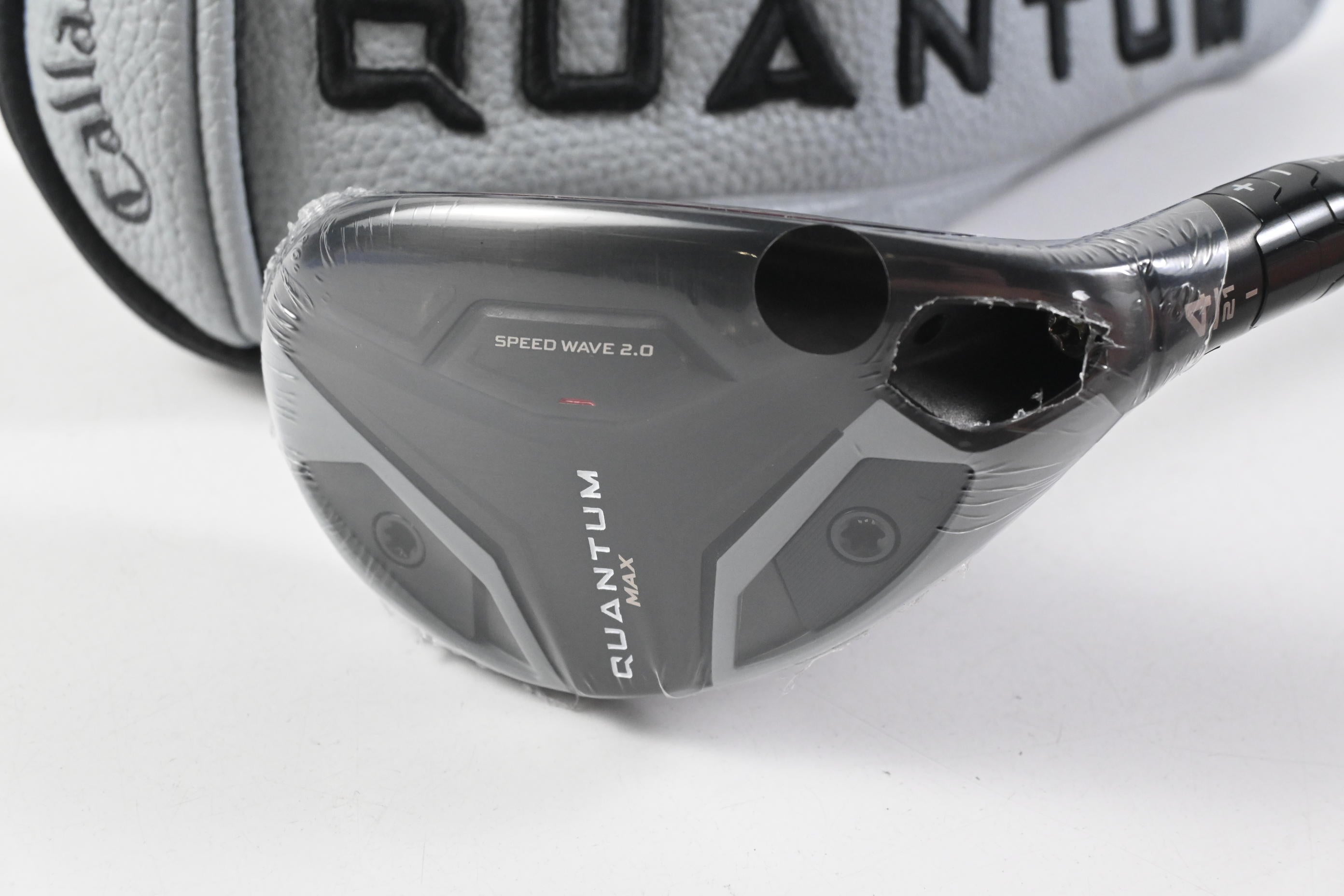 Callaway Quantum Max #4 Hybrid / 21 Degree / Stiff Flex Denali Frost Silver 70