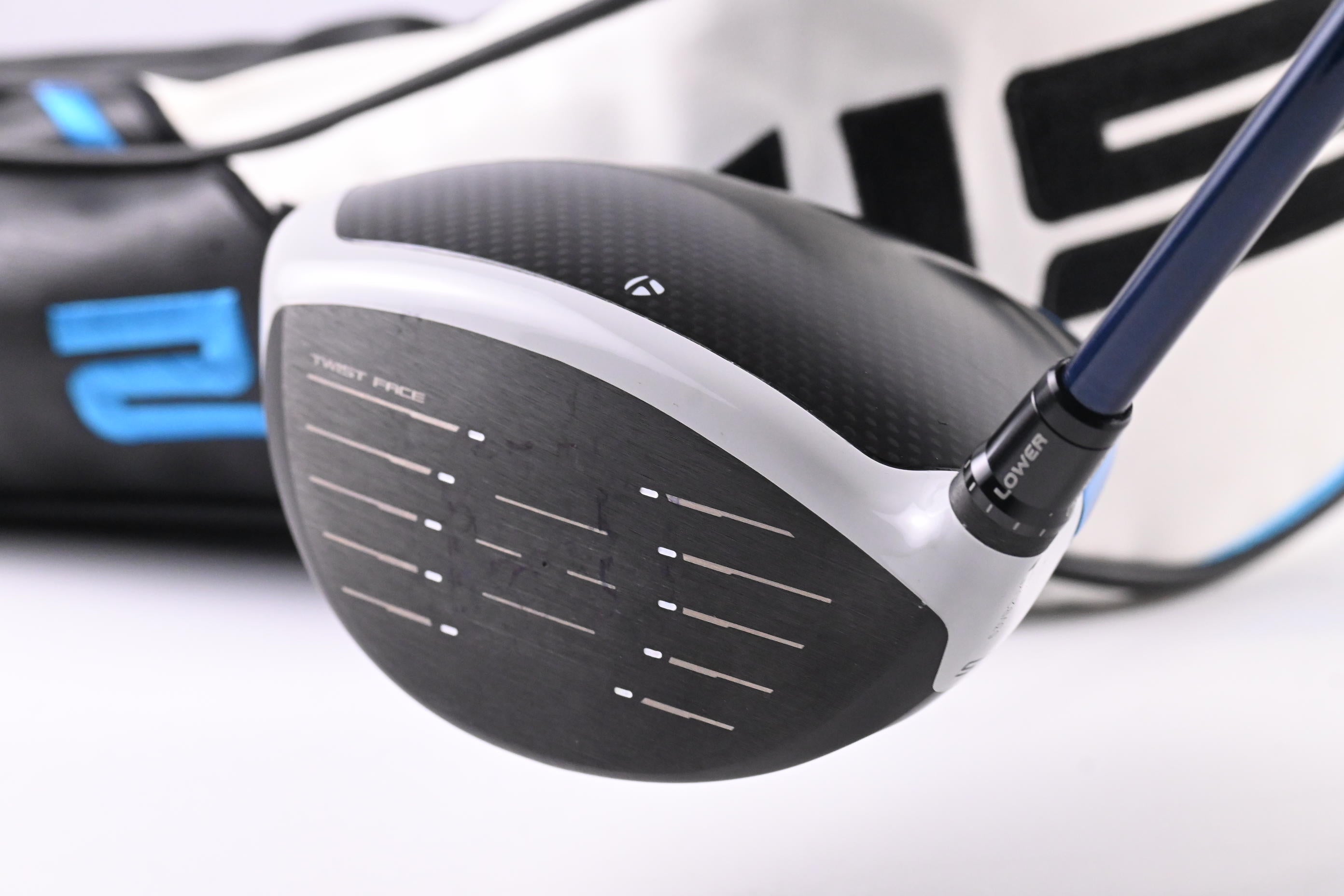 Taylormade SIM2 Max Driver / 10.5 Degree / Regular Flex Ventus Blue 5 Shaft