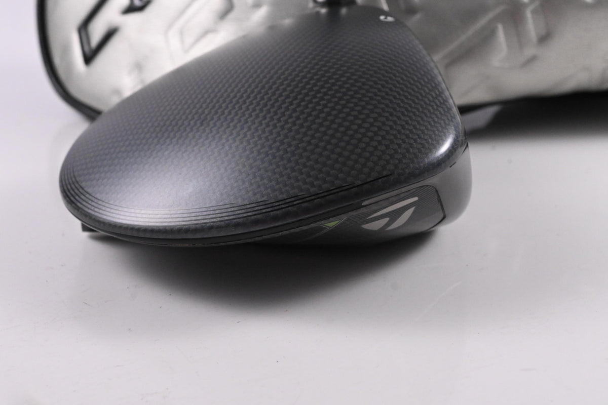 Taylormade Qi35 Driver / 10.5 Degree / Regular Flex Fujikura Atmos Red 5 Shaft