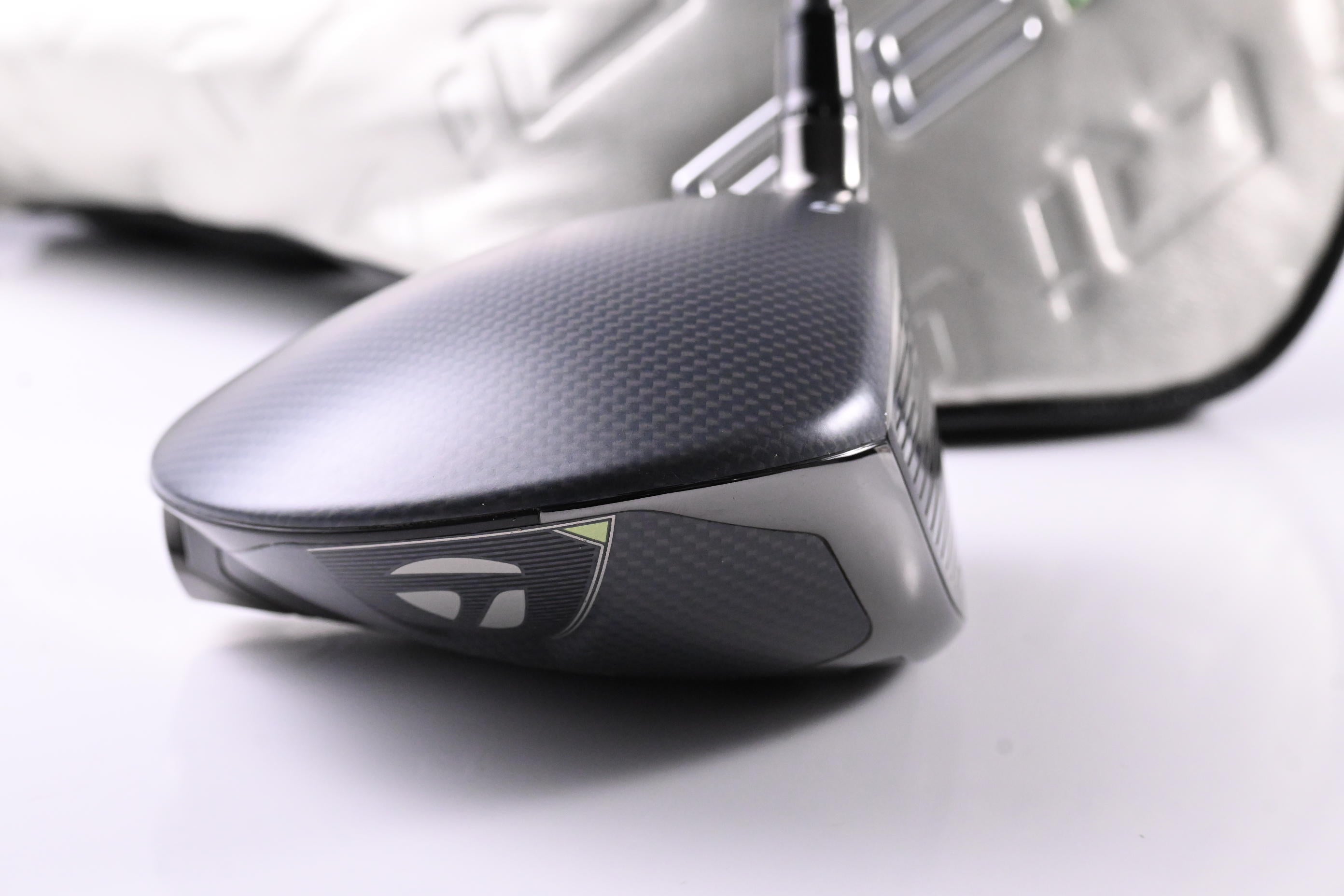 Taylormade Qi35 LS Driver / 10.5 Degree / Stiff Flex EvenFlow Riptide 70 Shaft