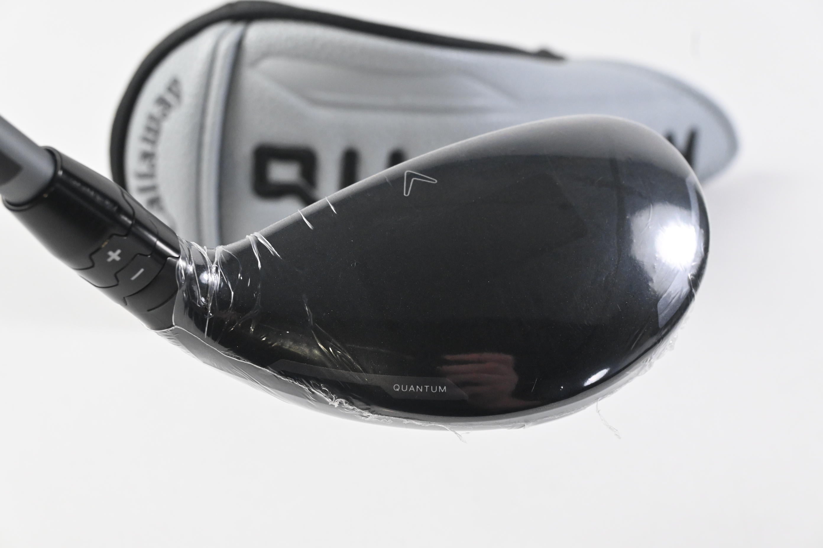 Callaway Quantum Max #4 Hybrid / 21 Degree / Stiff Flex Denali Frost Silver 70