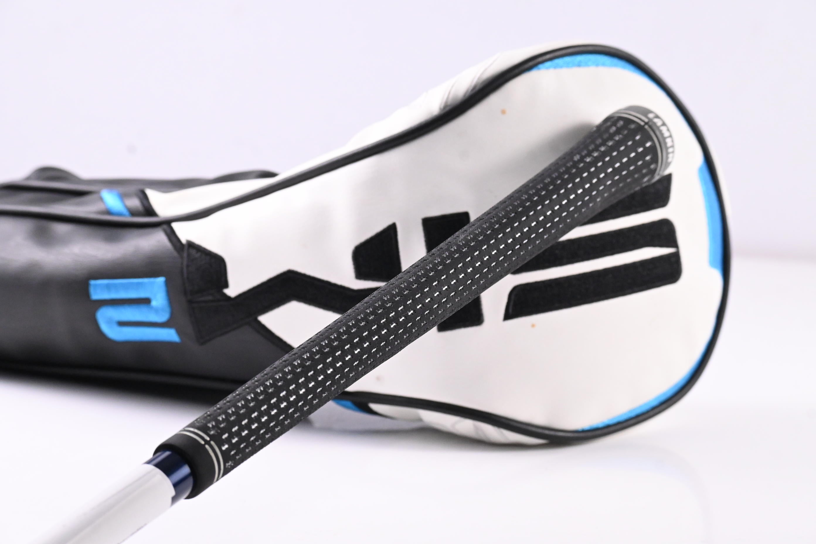 Taylormade SIM2 Max Driver / 10.5 Degree / Regular Flex Ventus Blue 5 Shaft