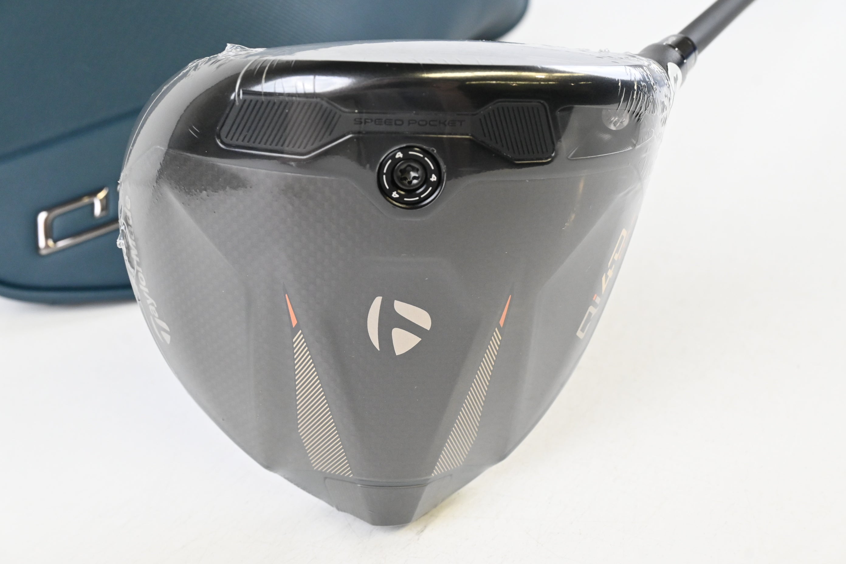 Taylormade Qi4D Max Driver / 10.5 Degree / Regular Flex Reax Blue 50 Shaft