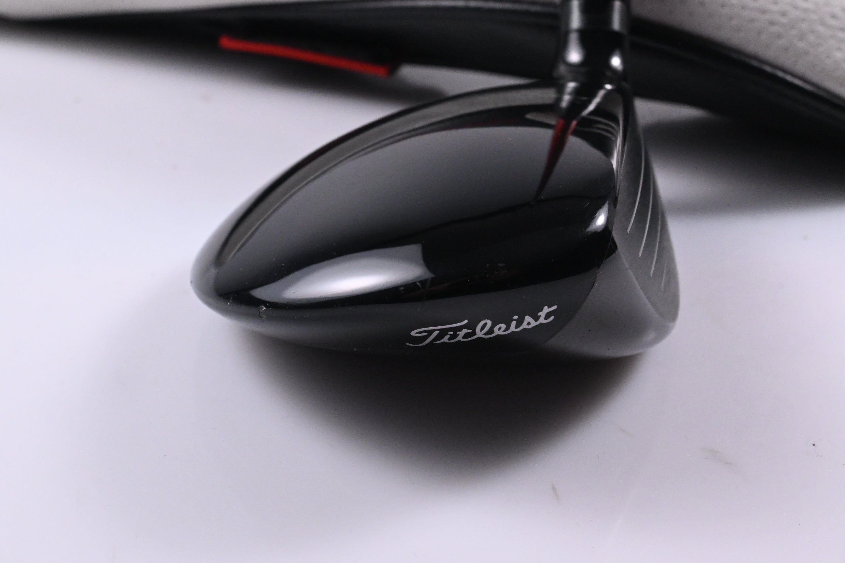 Titleist GT2 #5 Wood / 18 Degree / Regular Flex Project X Denali Red 60 Shaft