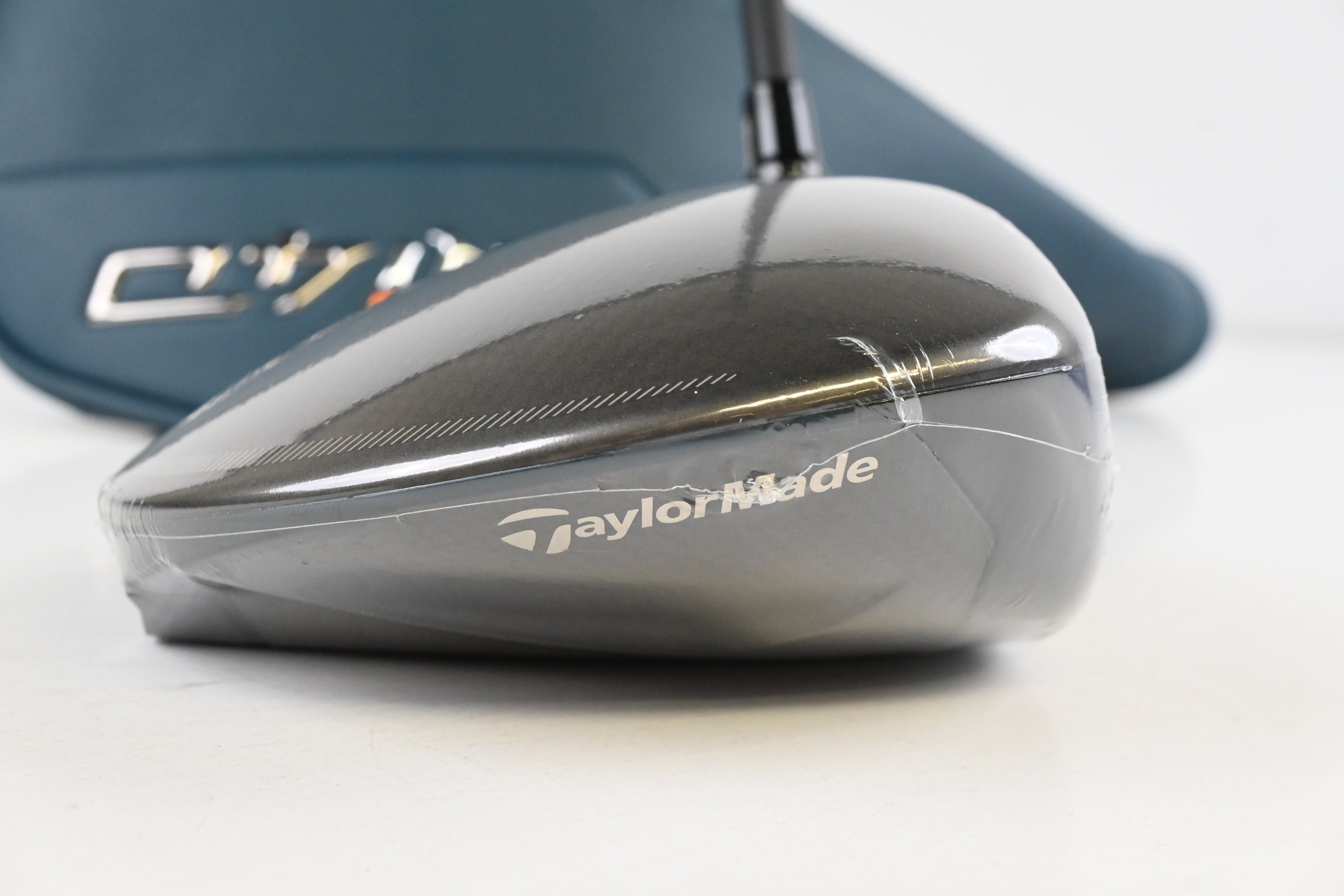 Taylormade Qi4D Max Driver / 10.5 Degree / Regular Flex Reax Blue 50 Shaft