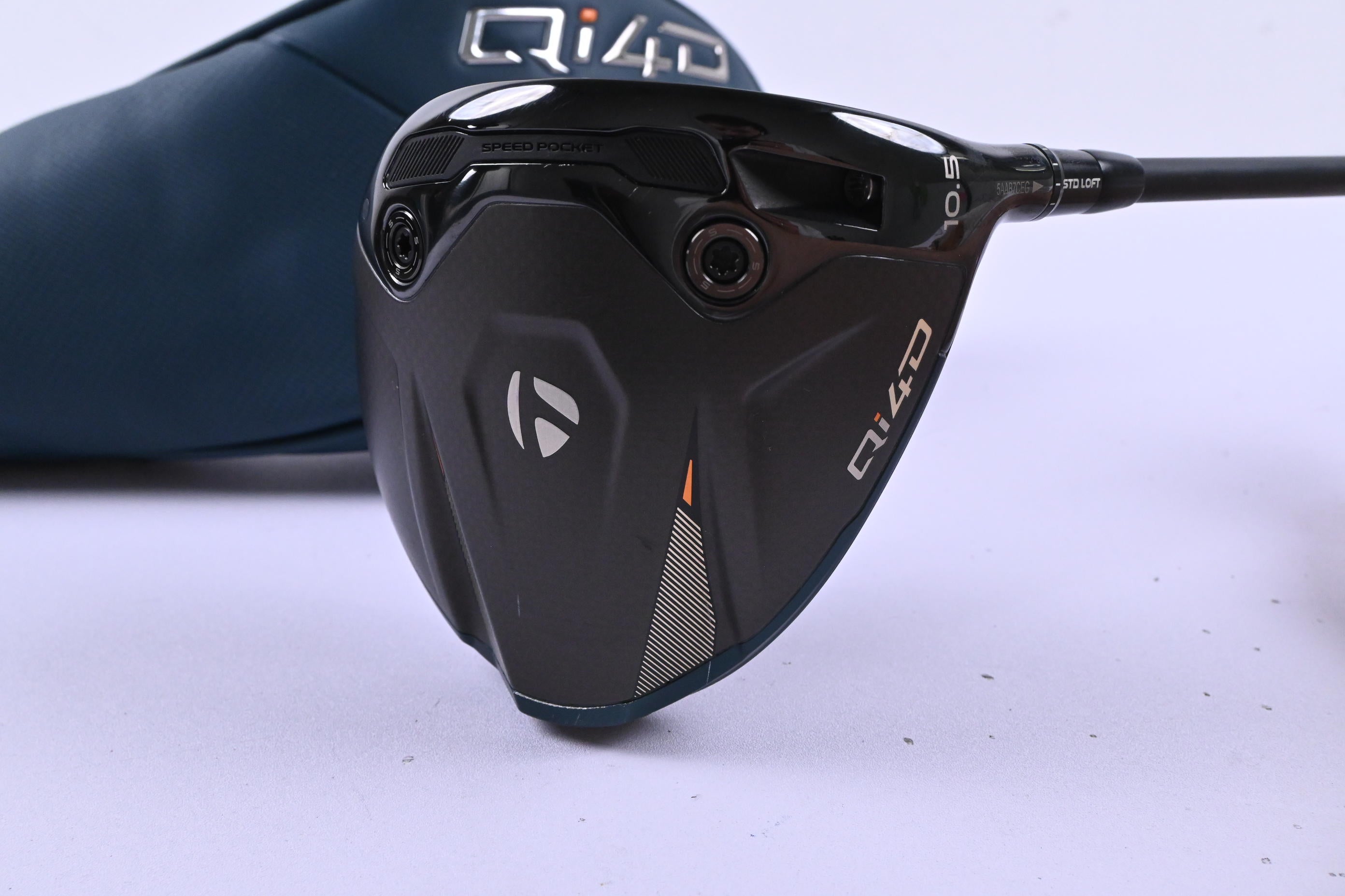 Taylormade Qi4D Driver / 10.5 Degree / Stiff Flex Project X Titan Black 60 Shaft