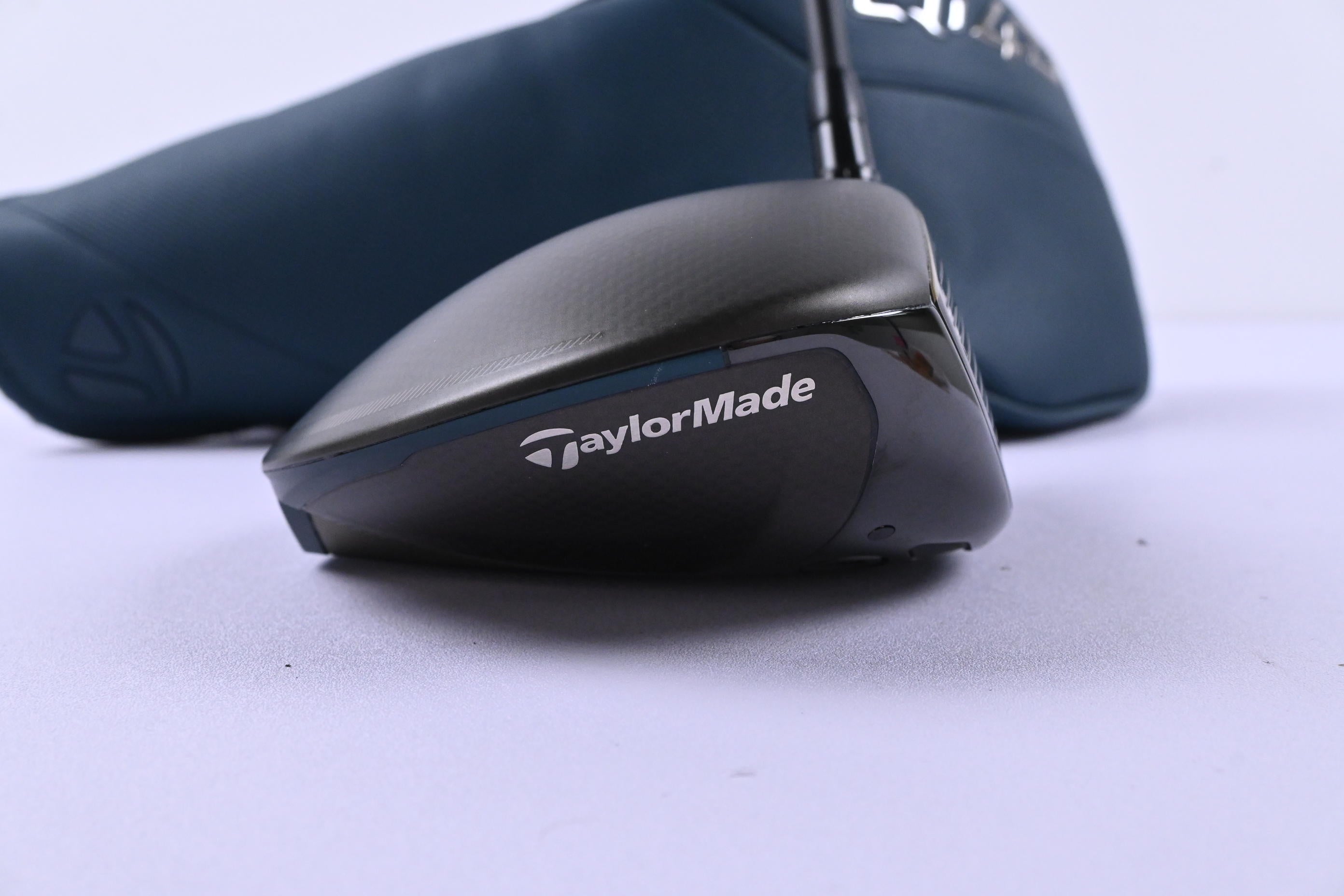 Taylormade Qi4D Driver / 10.5 Degree / Stiff Flex Project X Titan Black 60 Shaft