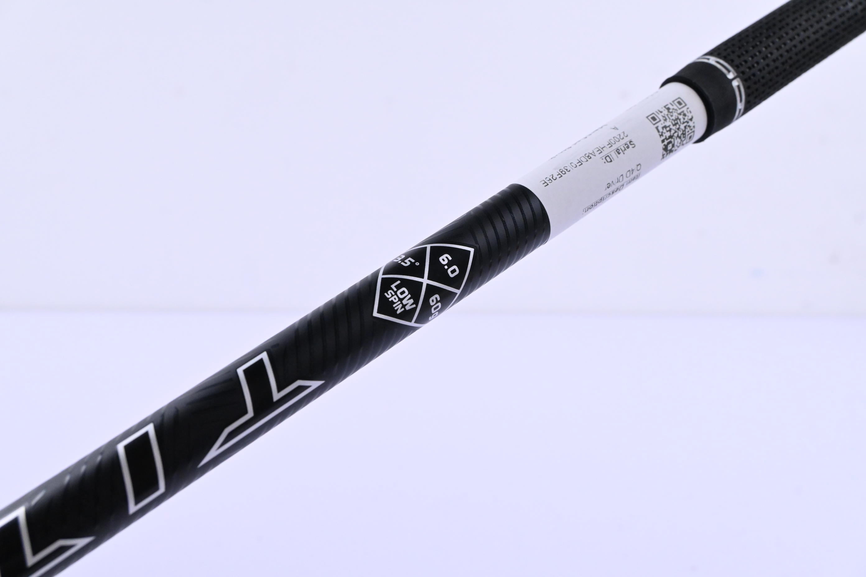Taylormade Qi4D Driver / 10.5 Degree / Stiff Flex Project X Titan Black 60 Shaft