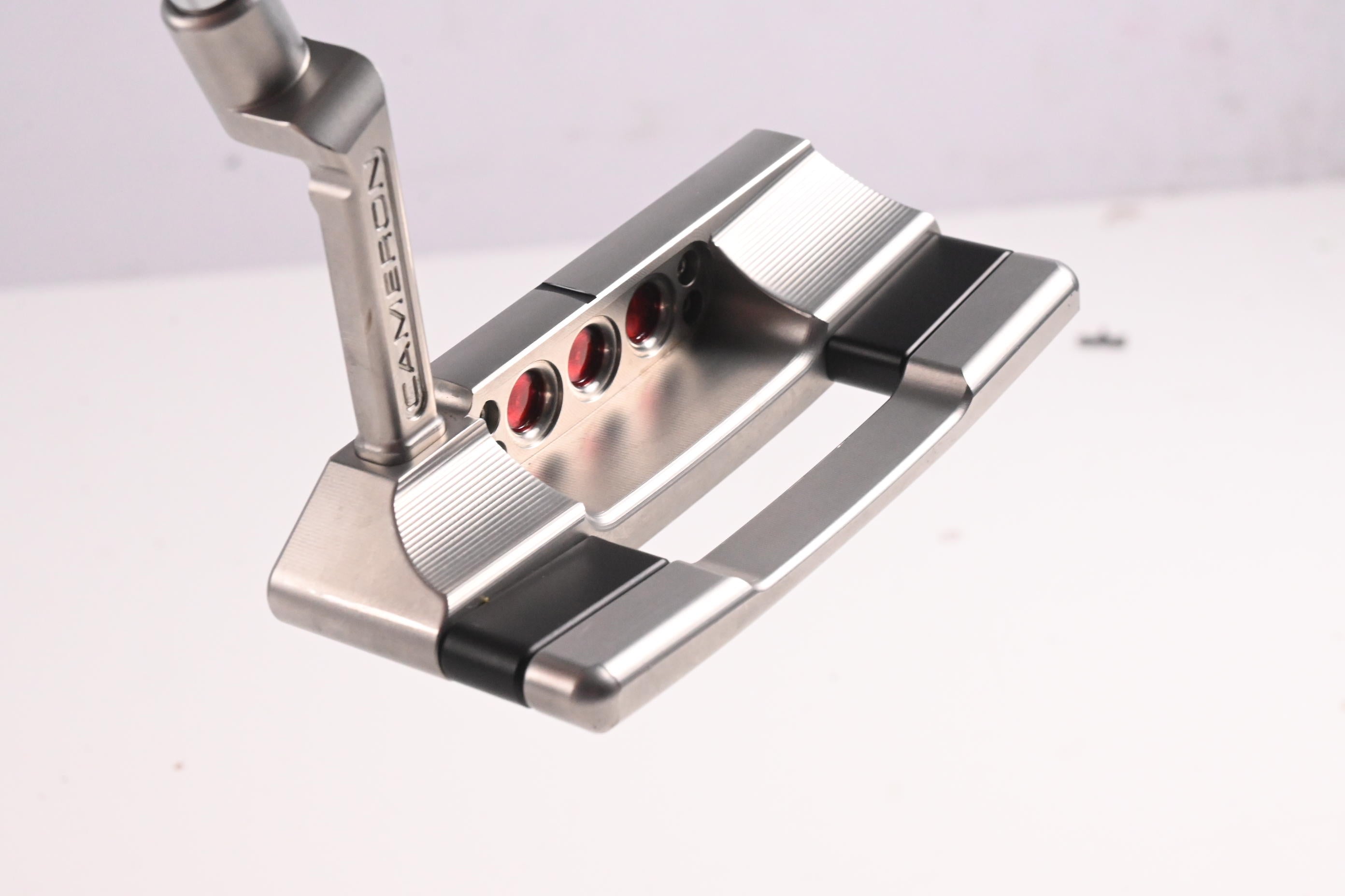 Scotty Cameron 2025 Studio Style Squareback 2 Putter / 33 Inch