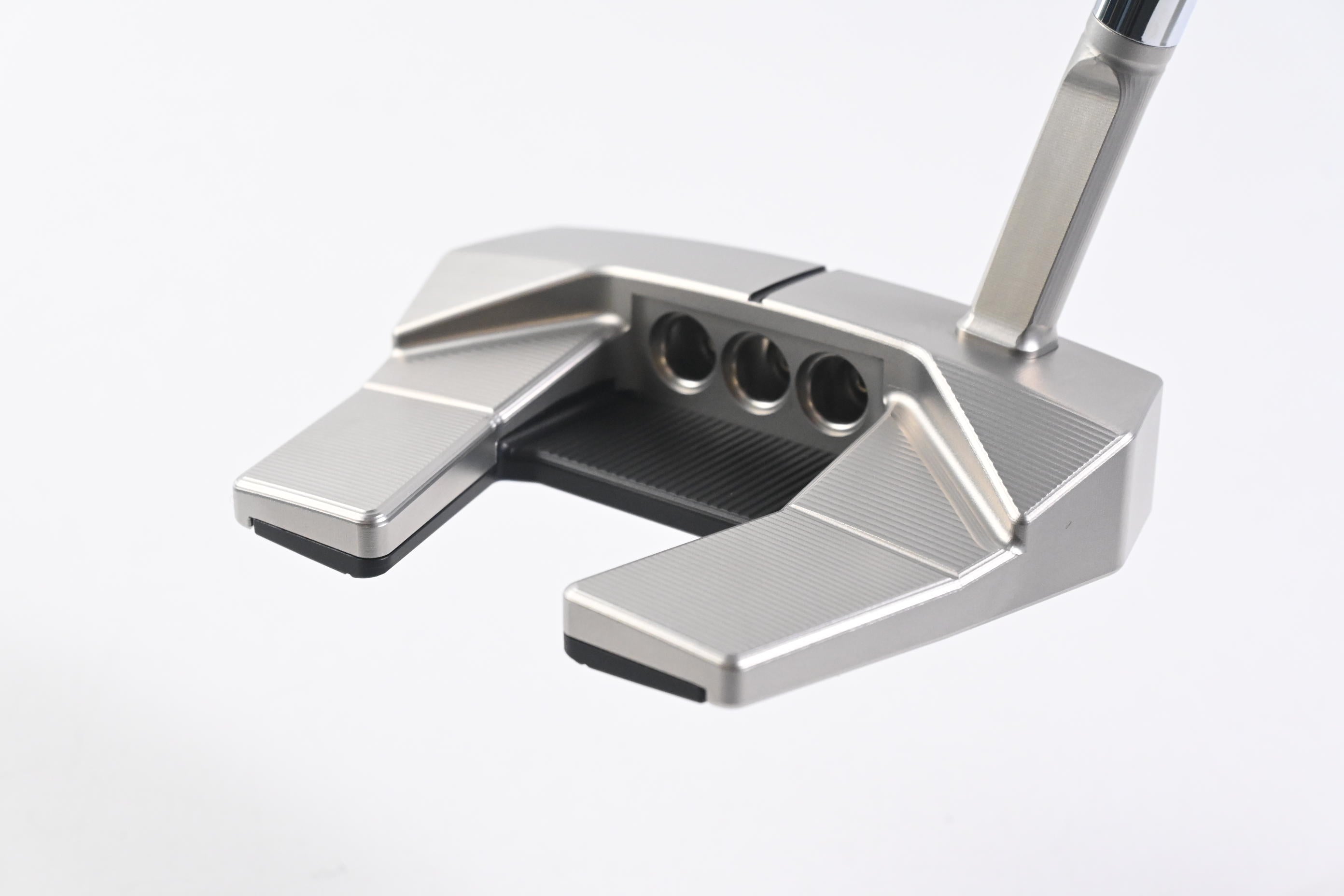 Left Hand Scotty Cameron 2026 Phantom 5.5 Putter / 34 Inch