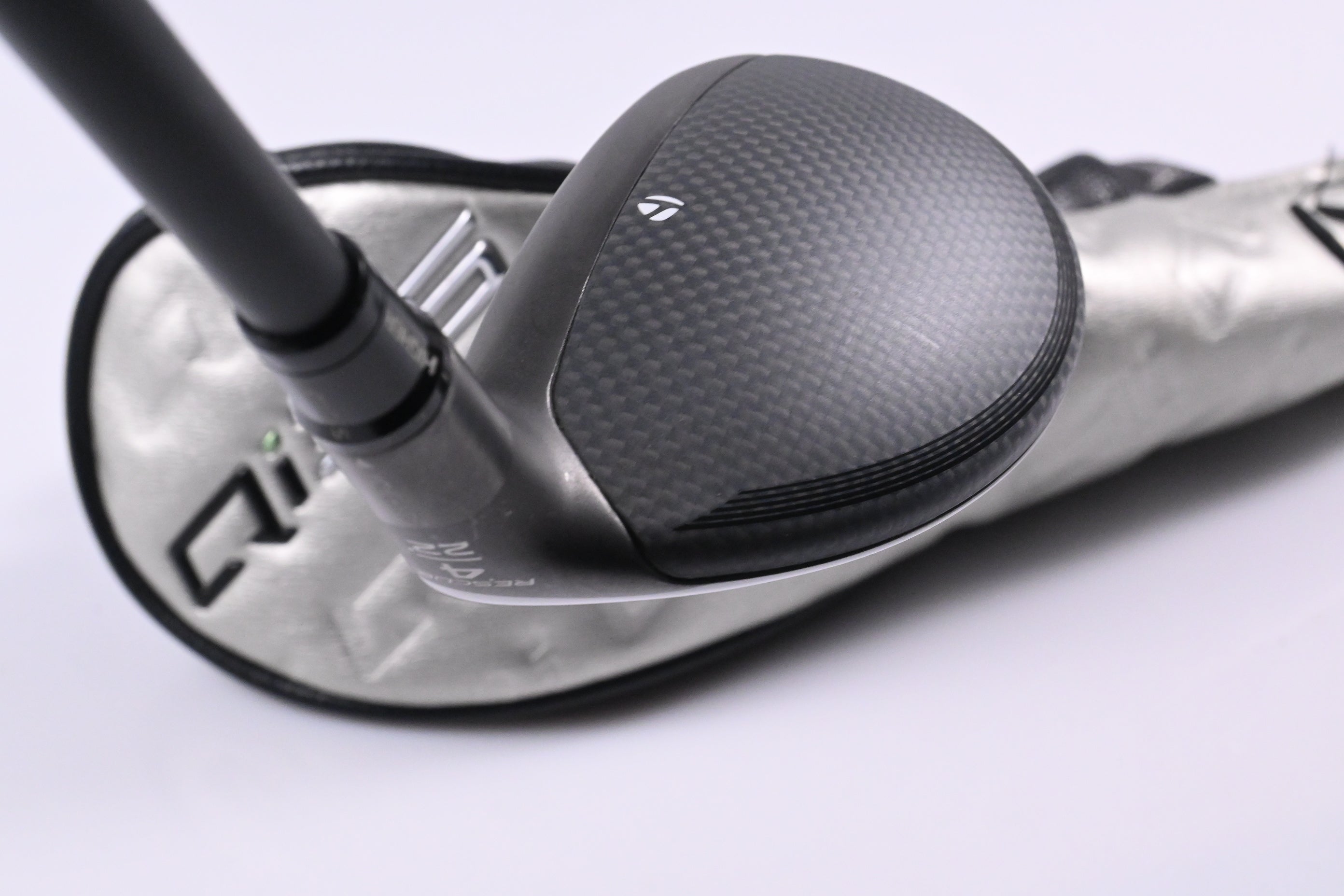 Taylormade Qi35 #4 Hybrid / 22 Degree / Regular Flex Fujikura Ventus Blue 6