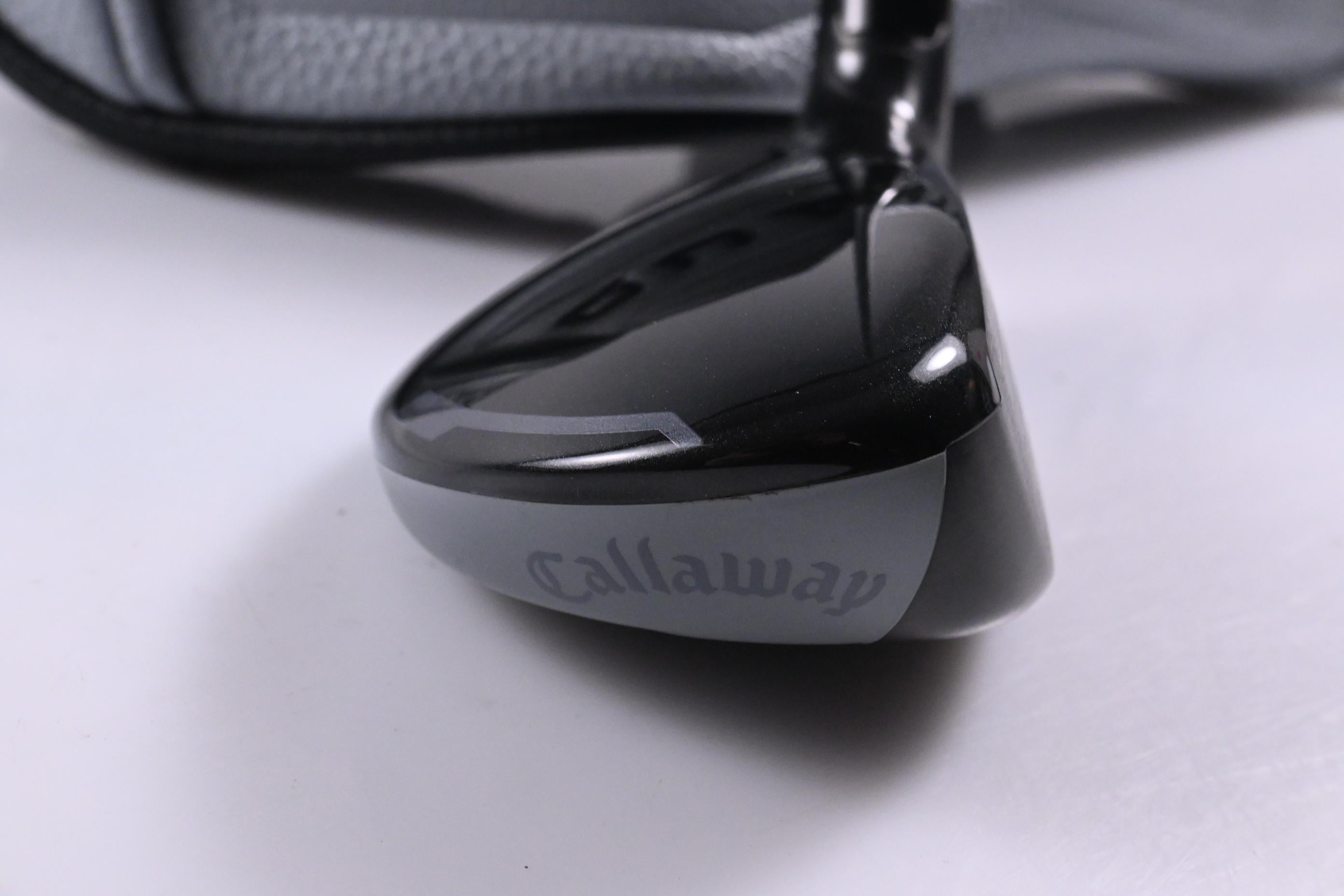 Callaway Quantum Max #4 Hybrid / 21 Degree / Regular Flex Denali Silver 60 Shaft